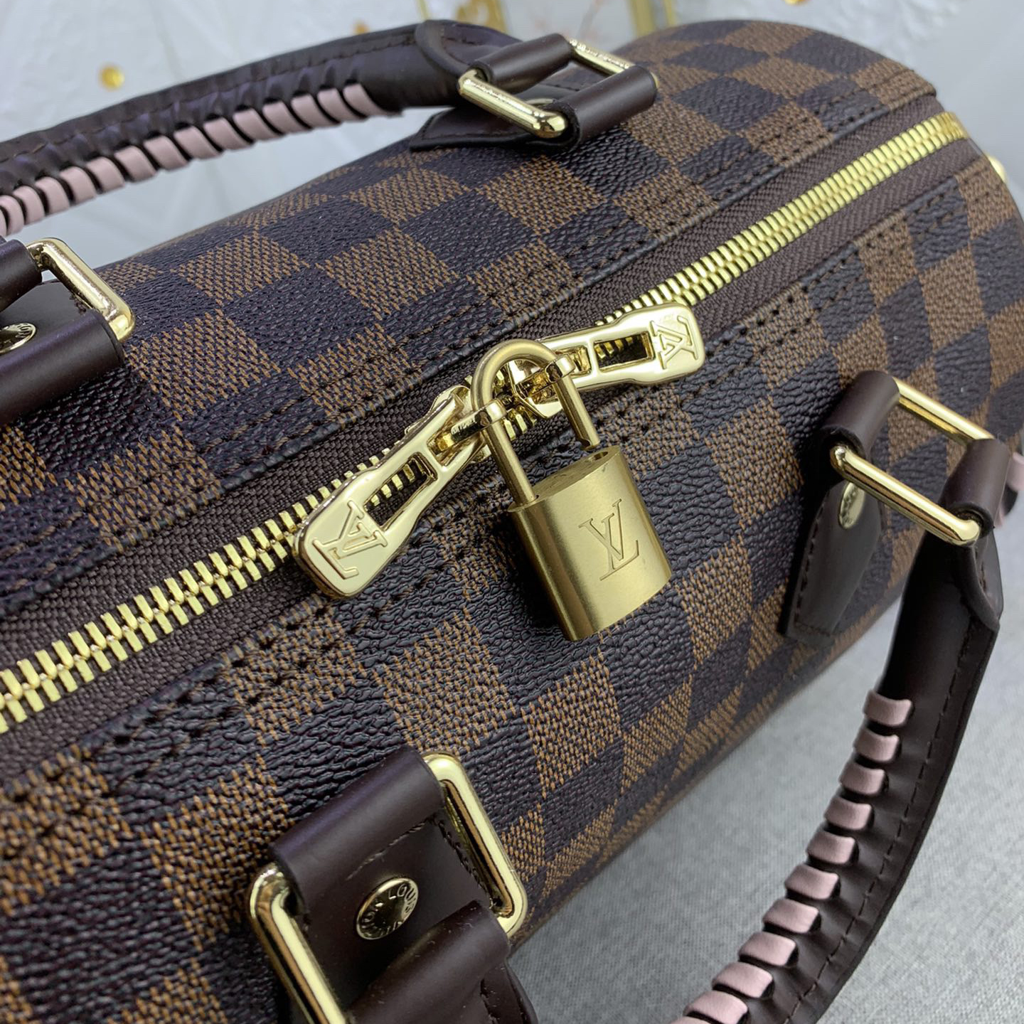 LV Designer Bagss Luxury Bag Classic Grid Handbag Pillow Bag Fashion Bag High Quality Leather Bag