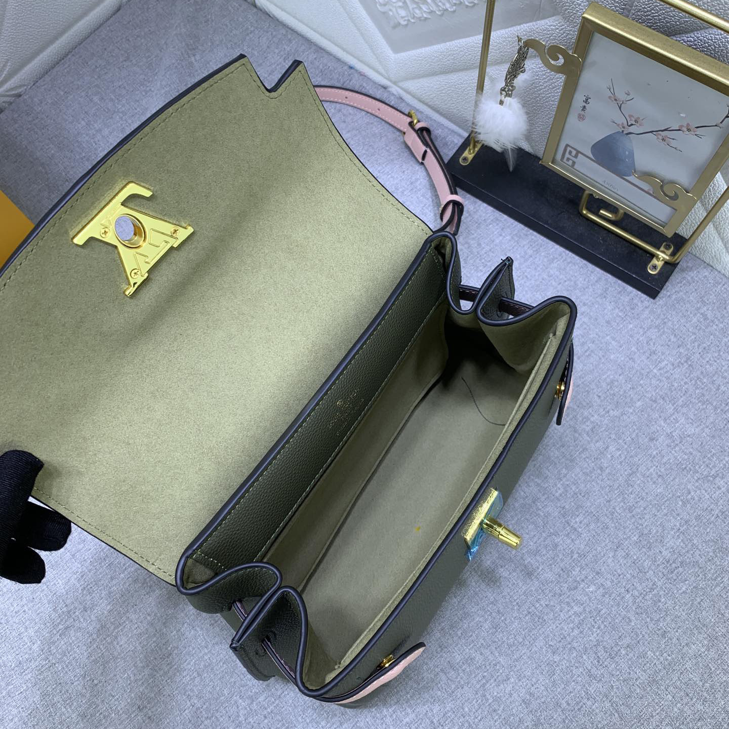 LV Designer Bagss Luxury Bag Classic Handbag Leisure Bag Exquisite Lines And Iconic Lv Padlocks Convey A Trendy Style Fashion Women High Quality Leather Bag