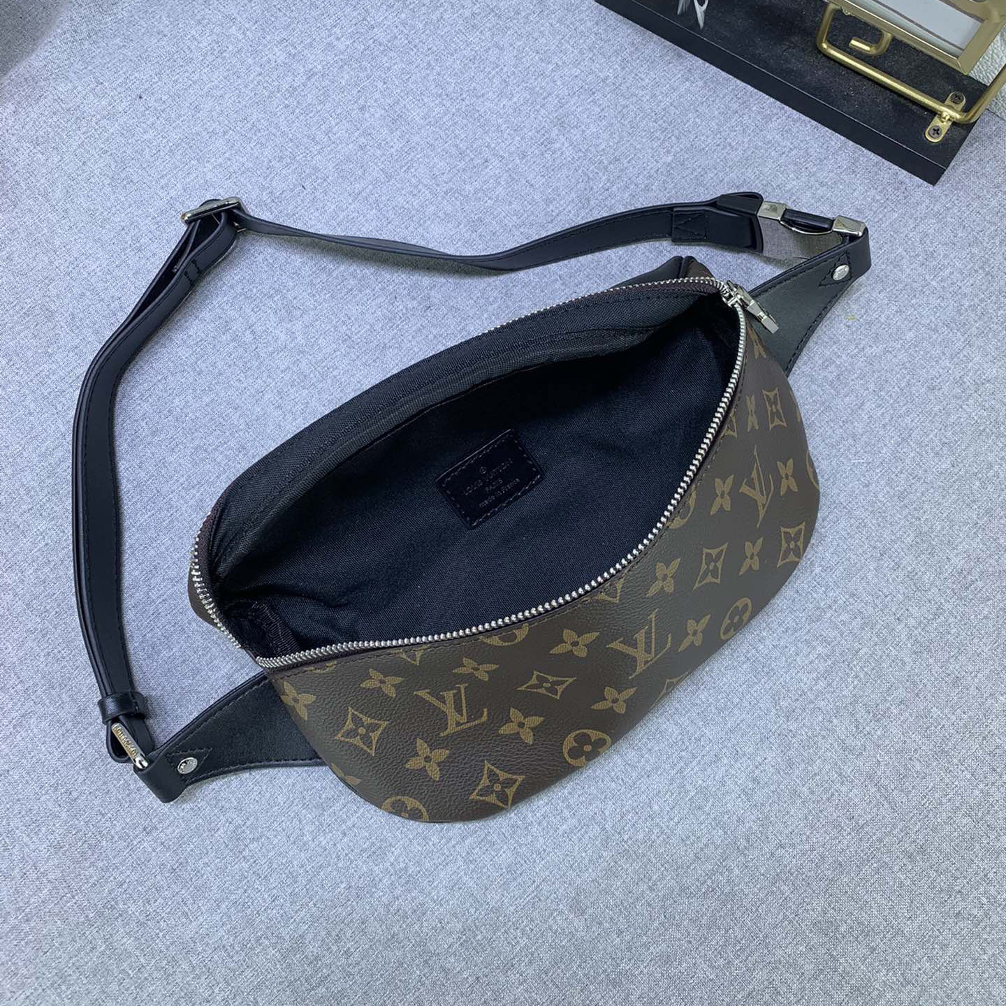 LV Fashion Nylon Waist Bag For Women Men Casual Belt Bags Zipper Chest Fanny Pack Mens Bumbag Leather Crossbody Sport Fannypacks