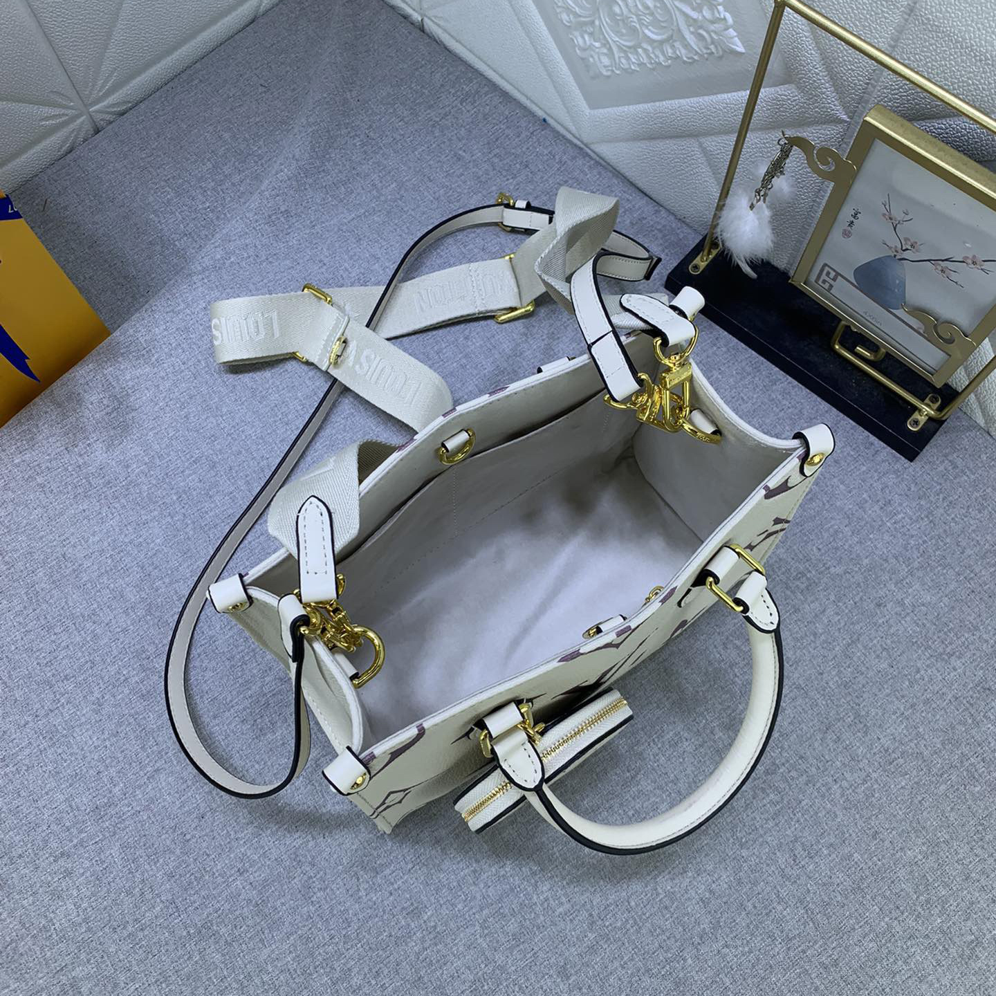 LV Designer Bagss Luxury Bag Classic Handbag Two Shoulder Strap The Long And Short Handles Are Easy To Carry Or Shoulder Back Women High Quality Leather Bag