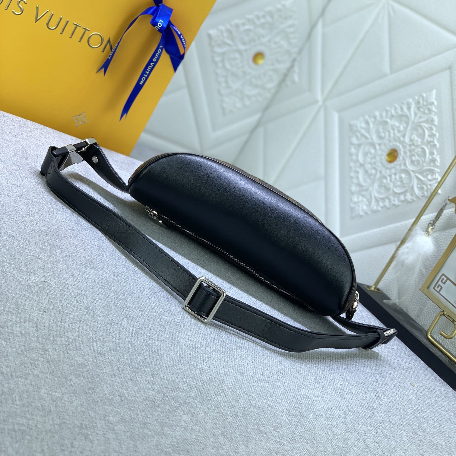 LV Fashion Nylon Waist Bag For Women Men Casual Belt Bags Zipper Chest Fanny Pack Mens Bumbag Leather Crossbody Sport Fannypacks