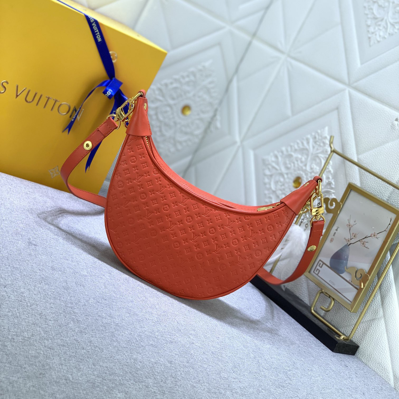 LV Designer Bag Shoulder Bag Luxury Bag Adjustable Shoulder Straps For Easy Shoulder Or Crossbody Crossbody Designer Bag Ladies Casual Handbag Chain Ladies Moon Package Half Circle Package Arc Package Pea Package Mini Bag