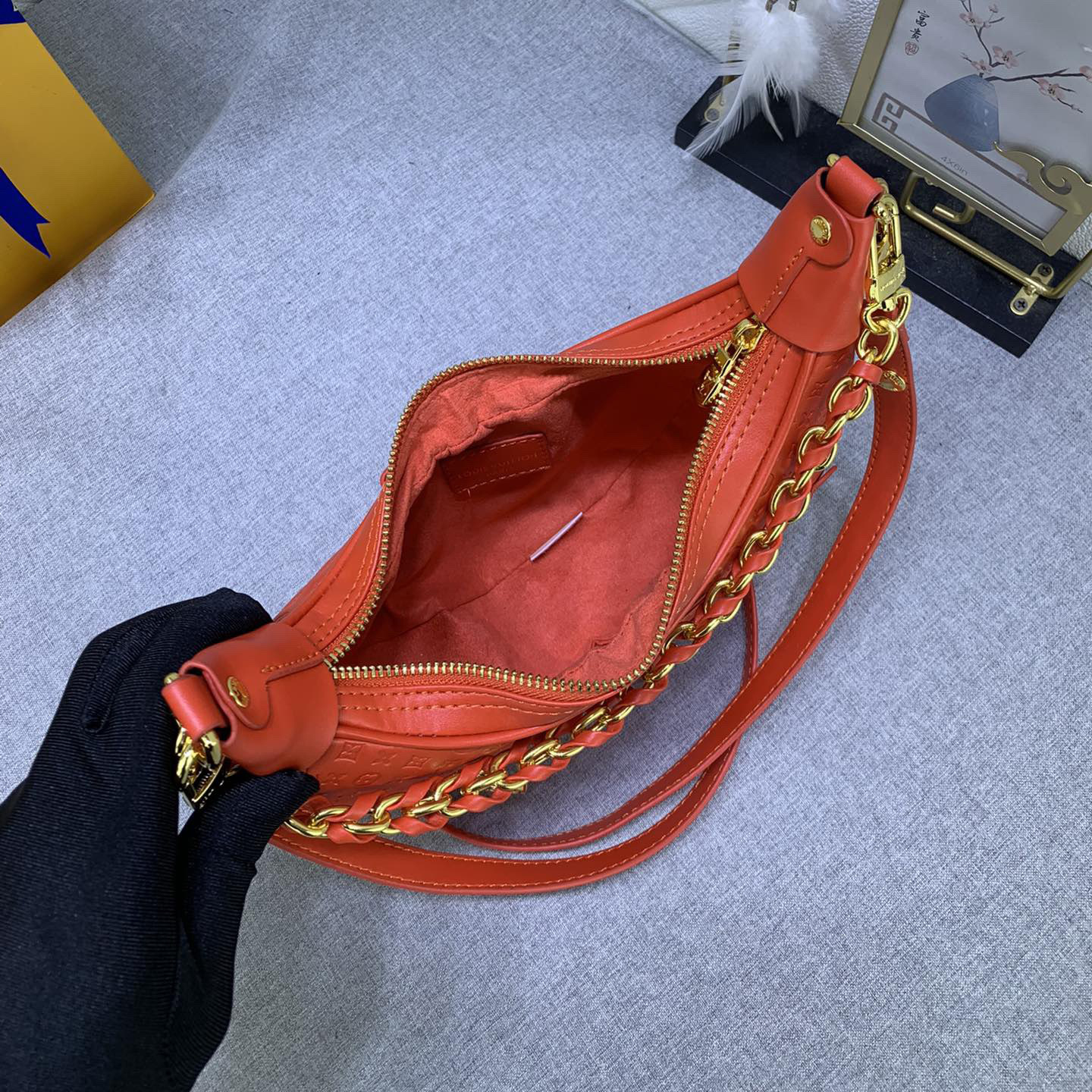 LV Designer Bag Shoulder Bag Luxury Bag Adjustable Shoulder Straps For Easy Shoulder Or Crossbody Crossbody Designer Bag Ladies Casual Handbag Chain Ladies Moon Package Half Circle Package Arc Package Pea Package Mini Bag