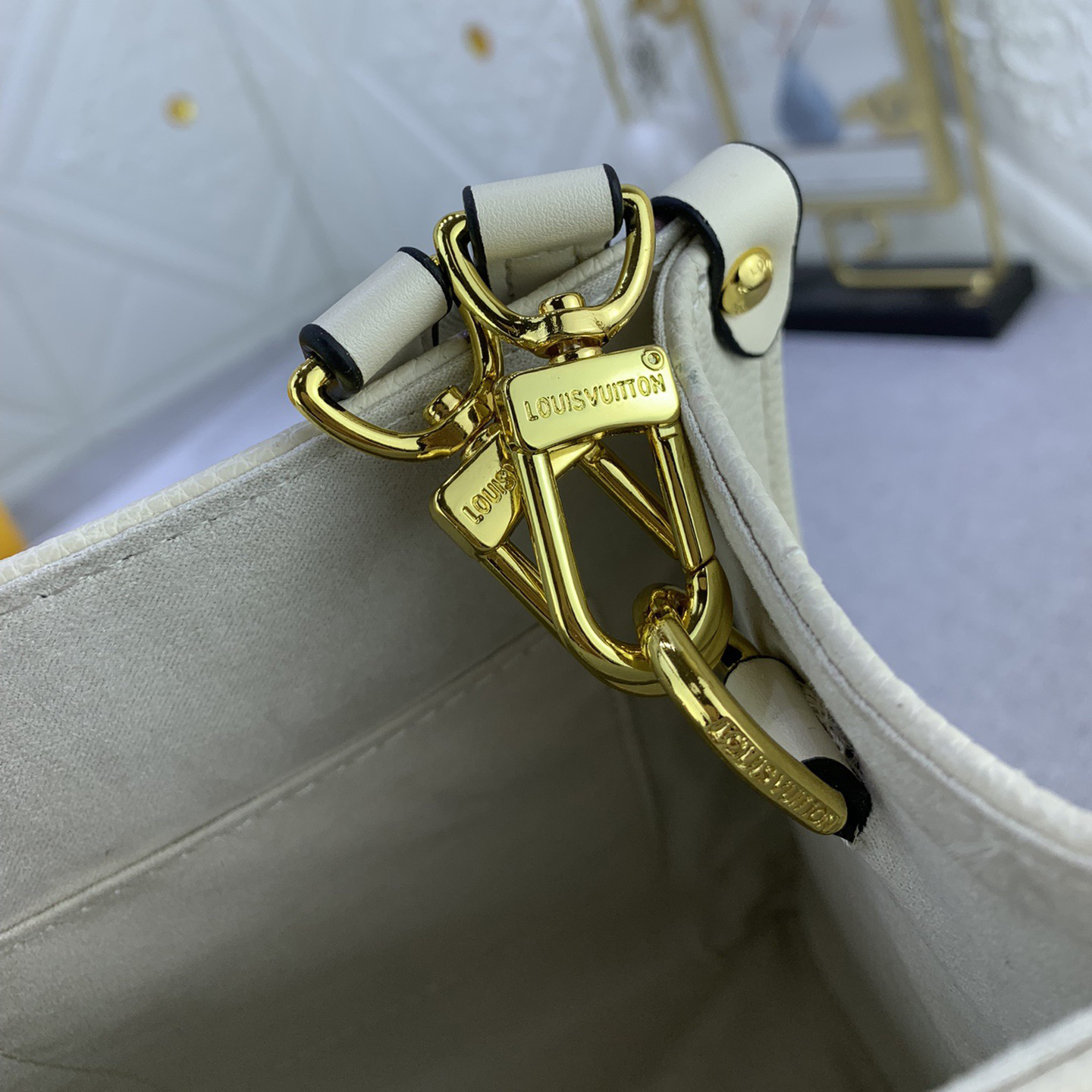 LV Designer Bagss Luxury Bag Classic Handbag Two Shoulder Strap The Long And Short Handles Are Easy To Carry Or Shoulder Back Women High Quality Leather Bag