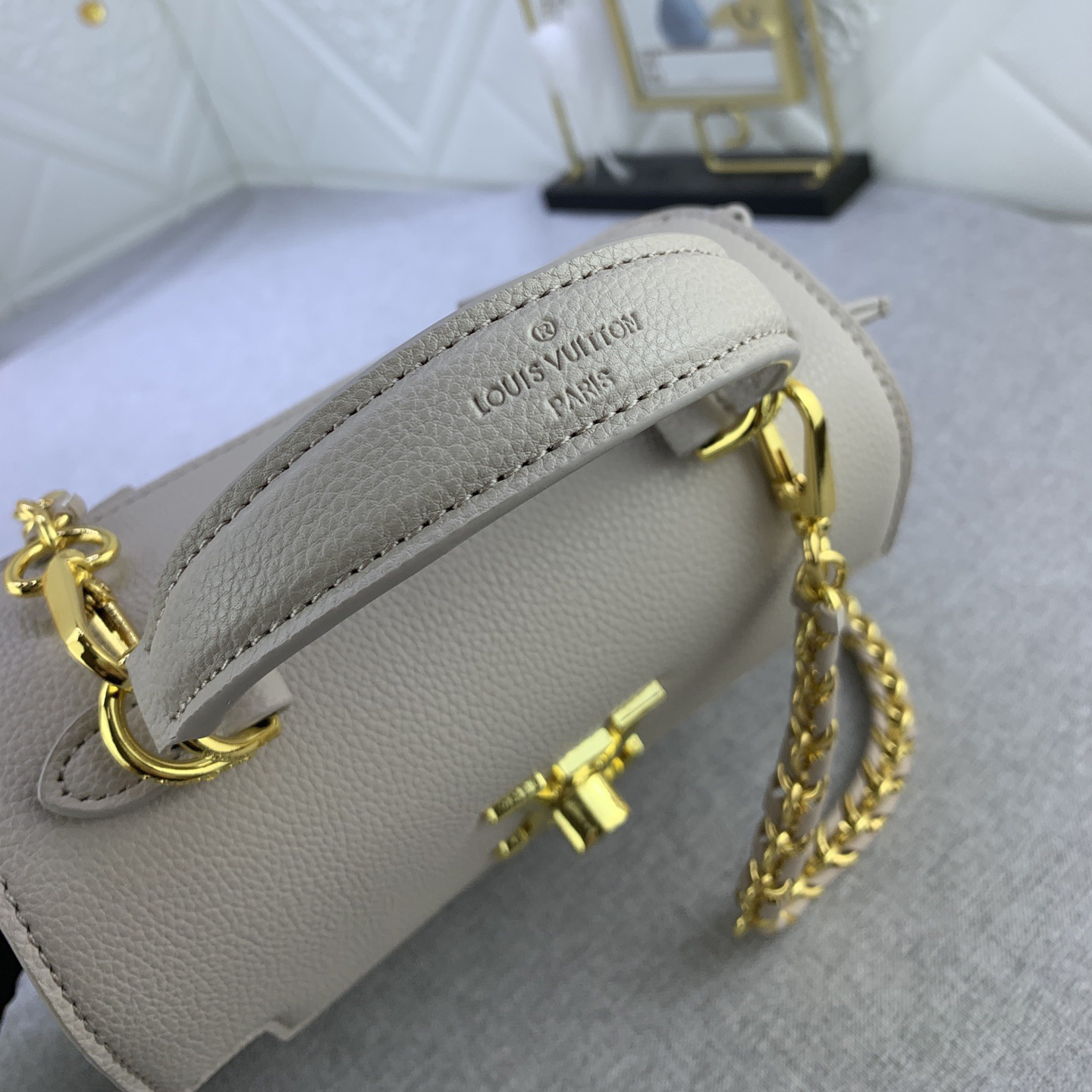 LV Designer Bagss Luxury Bag Classic Handbag Leisure Bag Exquisite Lines And Iconic Lv Padlocks Convey A Trendy Style Fashion Women High Quality Leather Bag