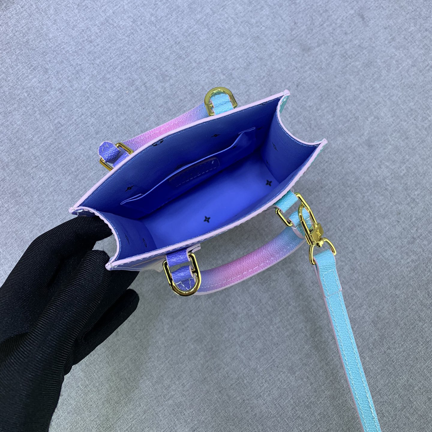 LV Designer Bagss Luxury Bag Classic Handbag Leisure Mini Bag Can Accommodate Smartphones, Wallets, And Keys Women High Quality Leather Bag