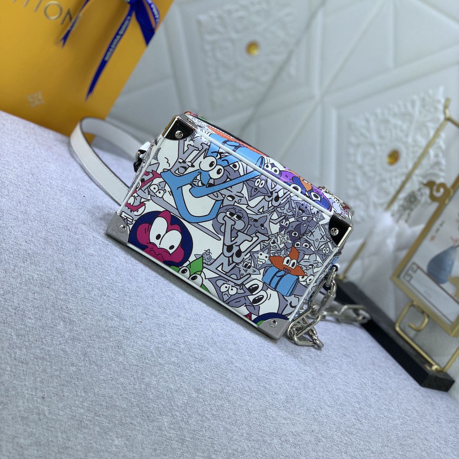 LV Designer Bag Shoulder Bag Luxury Bag Cosmetic Bag Wash Bag Wallet Crossbody Designer Bag Ladies Casual Handbag Chain Ladies Mini Bag