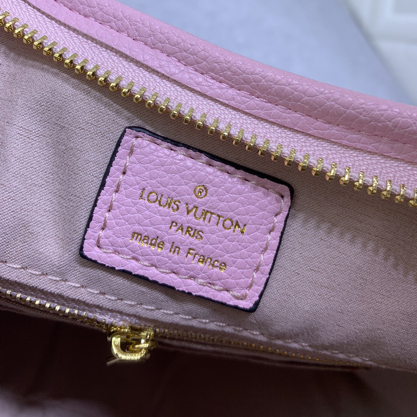 LV Designer Bagss Luxury Bag Shoulder Bag Canvas And Leather Edging Create A Design That Fits The Body Shape Large Inner Bag Ladies Fashion Bag High Quality Leather Bag