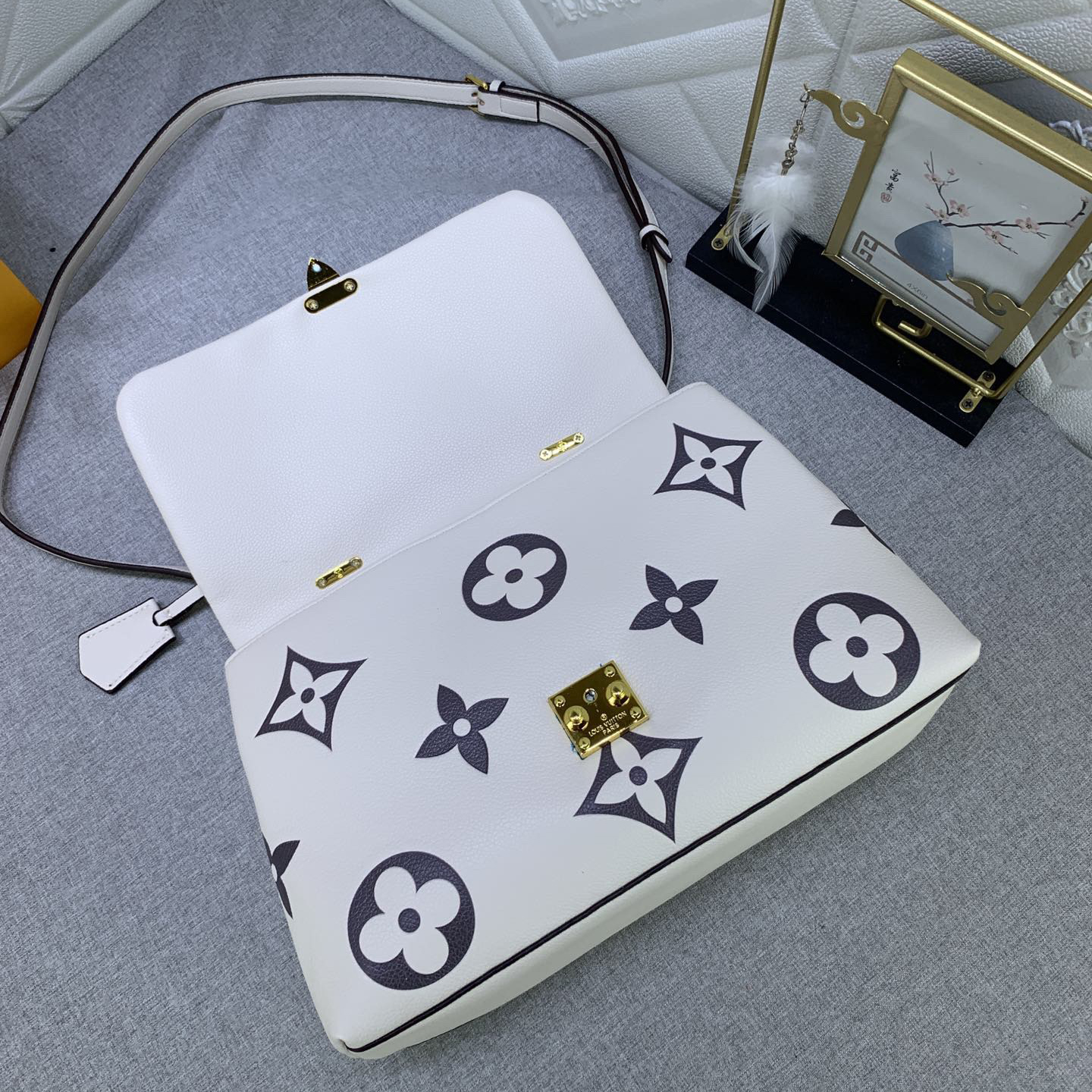 LV Designer Bagss Luxury Bag Classic Handbag Handheld Shoulder Back Crossbody Detachable Strap Fashion Bag High Quality Leather Bag