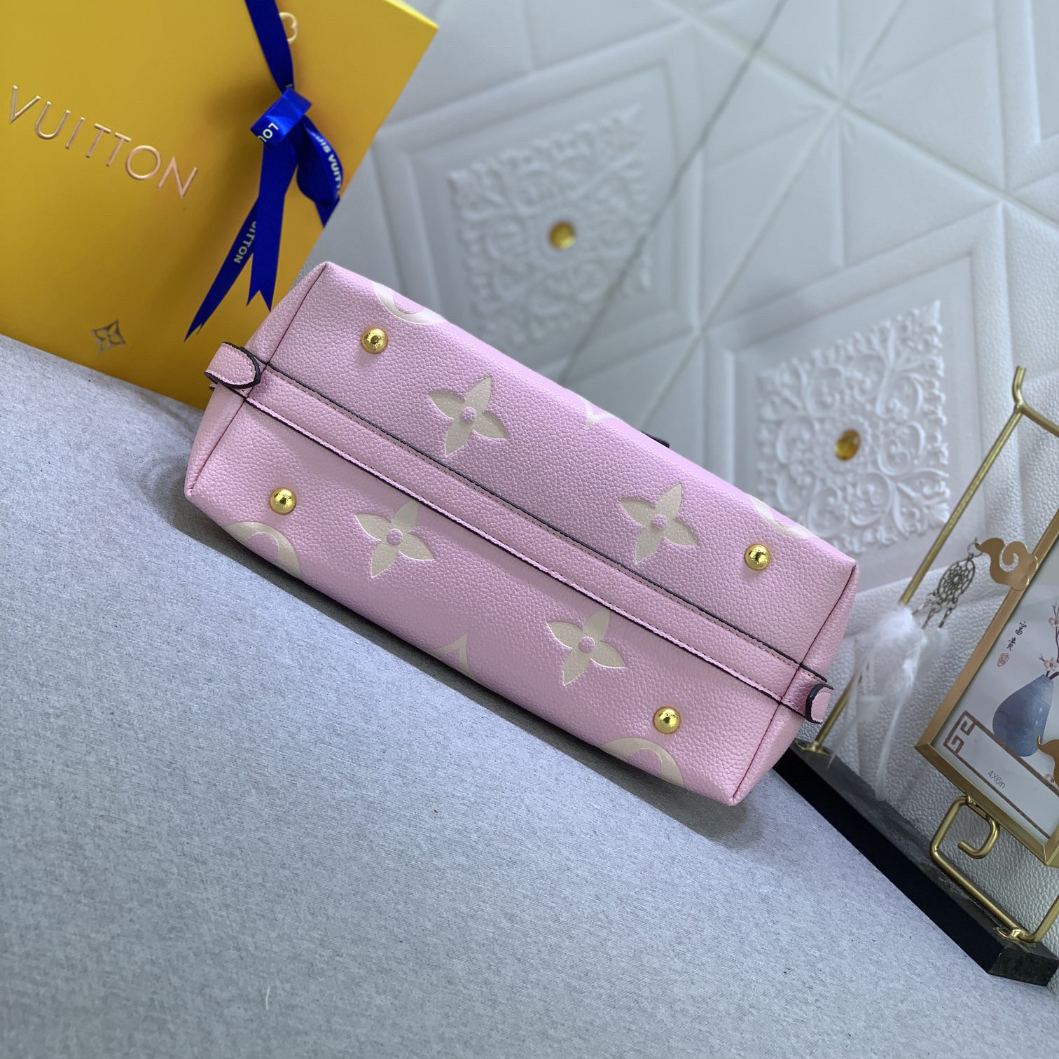 LV Designer Bagss Luxury Bag Shoulder Bag Canvas And Leather Edging Create A Design That Fits The Body Shape Large Inner Bag Ladies Fashion Bag High Quality Leather Bag