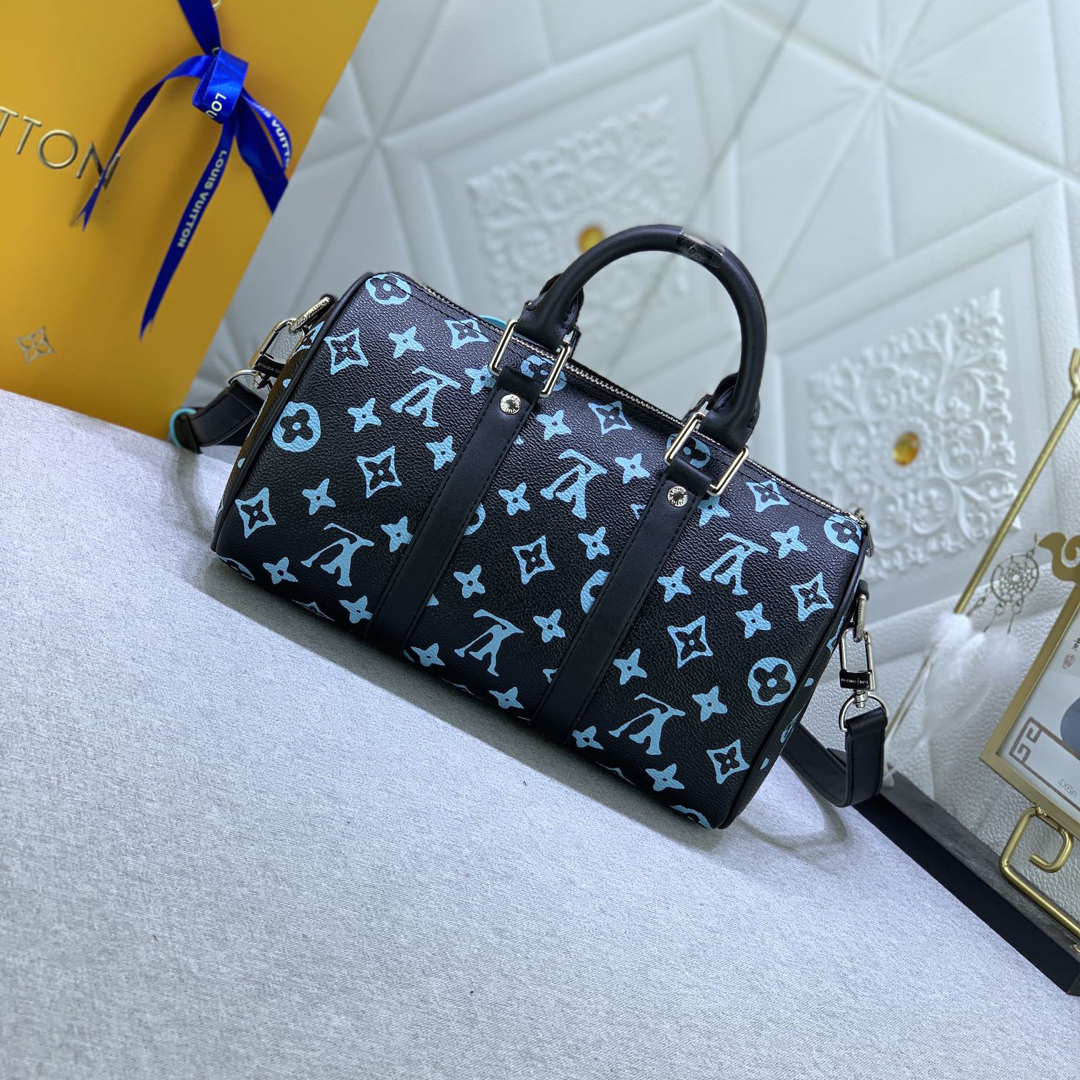 LV High Qualitys Women Bags Luxurys Handbags Unisex Traveling Bag Cleverly Using Leather Handle And Detachable Shoulder Strap, Trendy Style Easily Accompanies You Shoulder Tote Female Purse Wallet Hand Bag