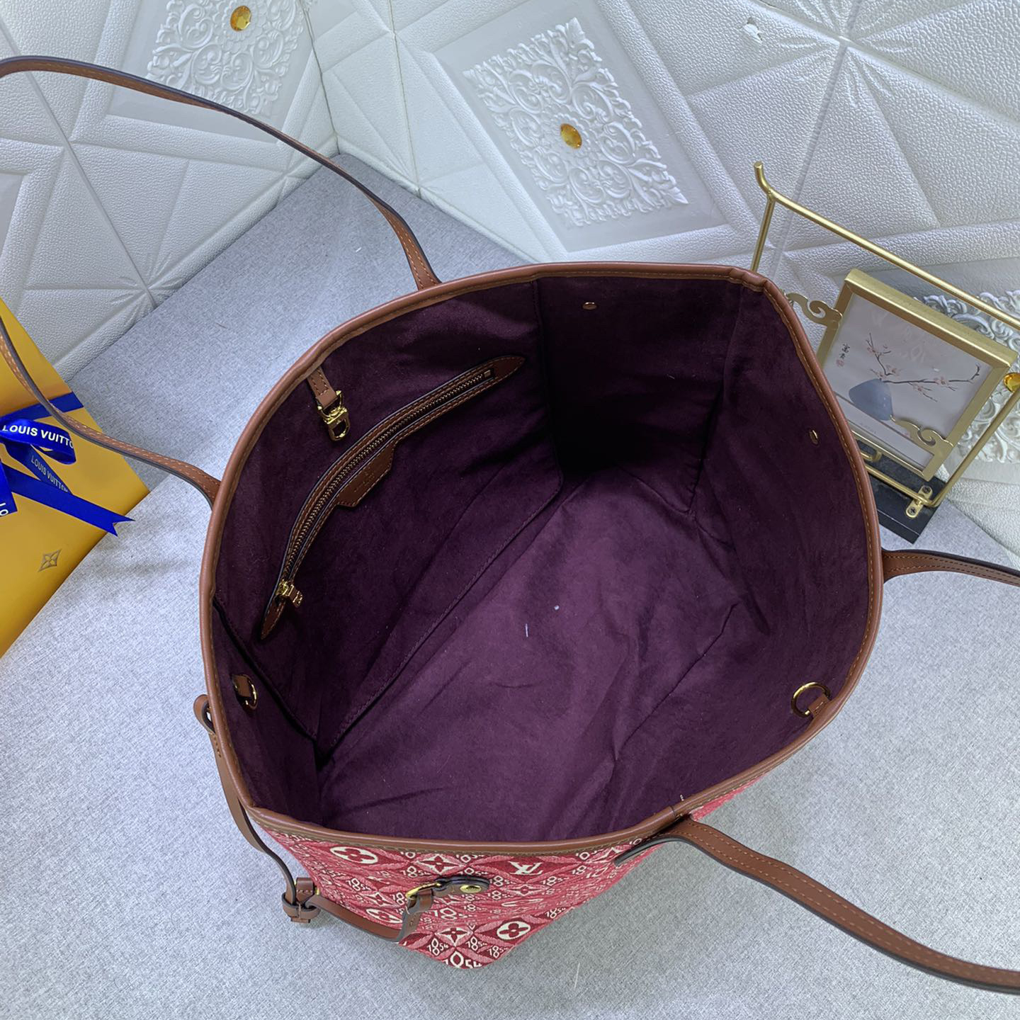 LV Designer Bagss Luxury Bag Shoulder Bag Canvas And Leather Edging Create A Design That Fits The Body Shape Large Inner Bag Ladies Fashion Bag High Quality Leather Bag