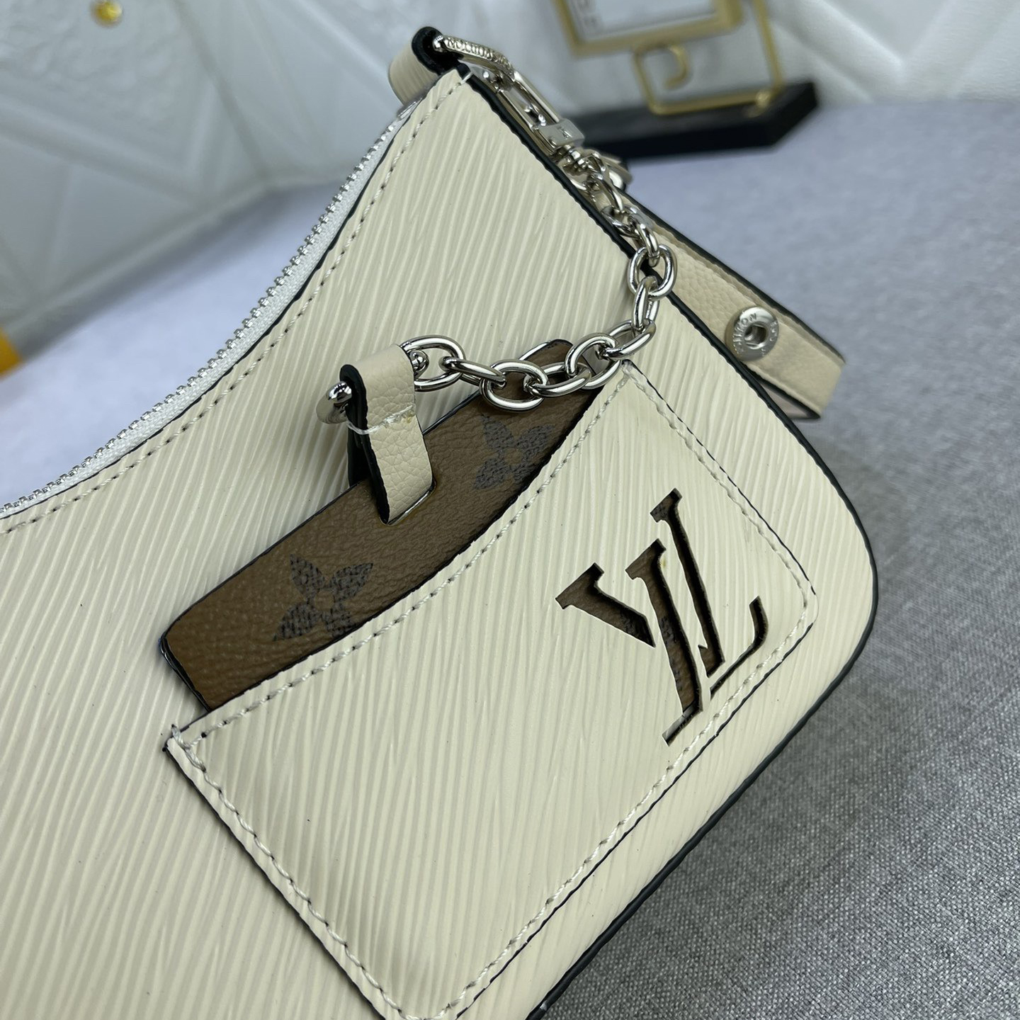 LV High Qualitys Women Handbag Equipped With Detachable And Adjustable Braided Leather Chain Strap For Easy Shoulder Or Crossbody Carrying Lady Clutch Shoulder Tote Female Purse Wallet Hand Bag