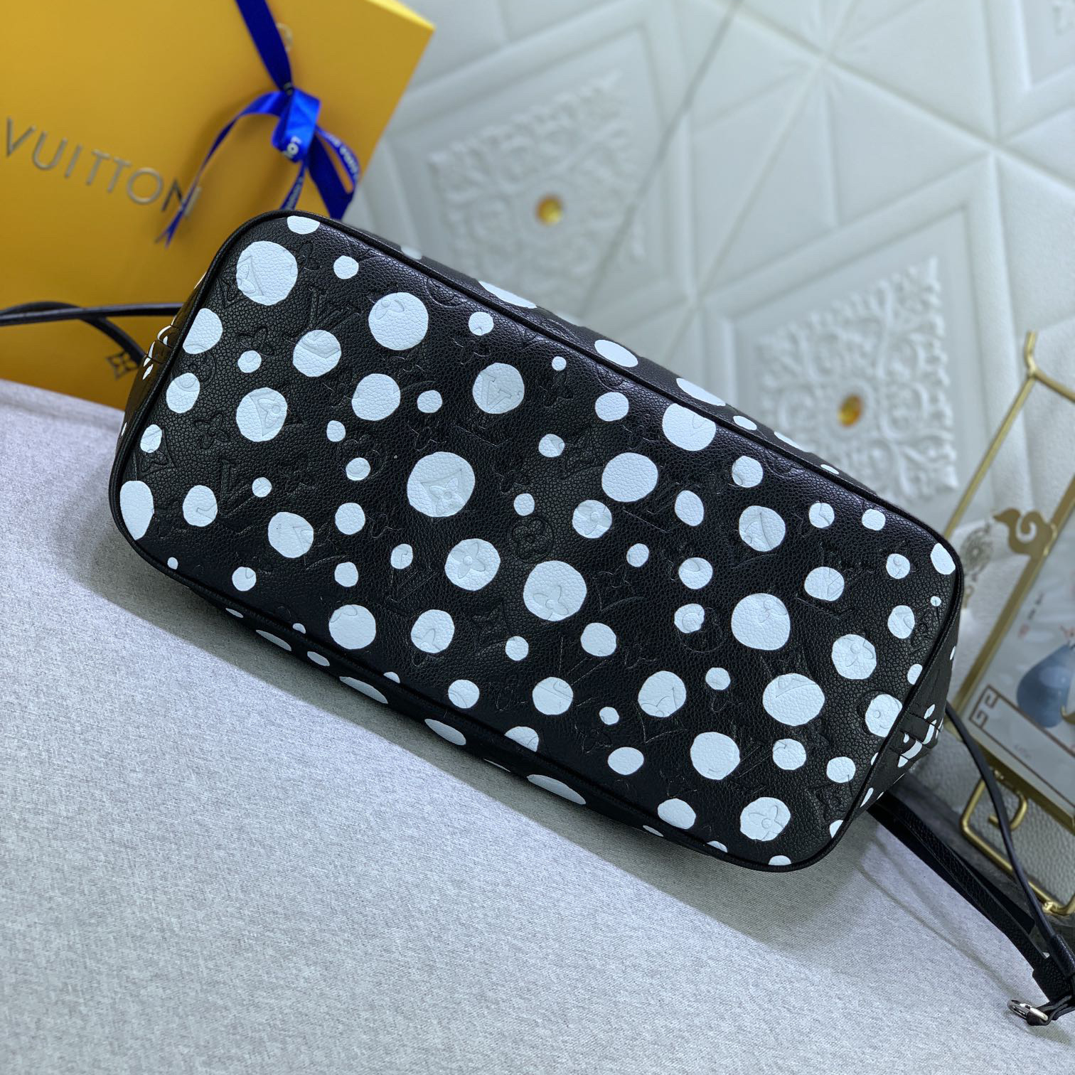 LV Designer Bagss Luxury Bag Printed Handbag The Its Ample Interior Can Accommodate Printed Laptops And Other Office Supplies Fashion Bag High Quality Leather Bag