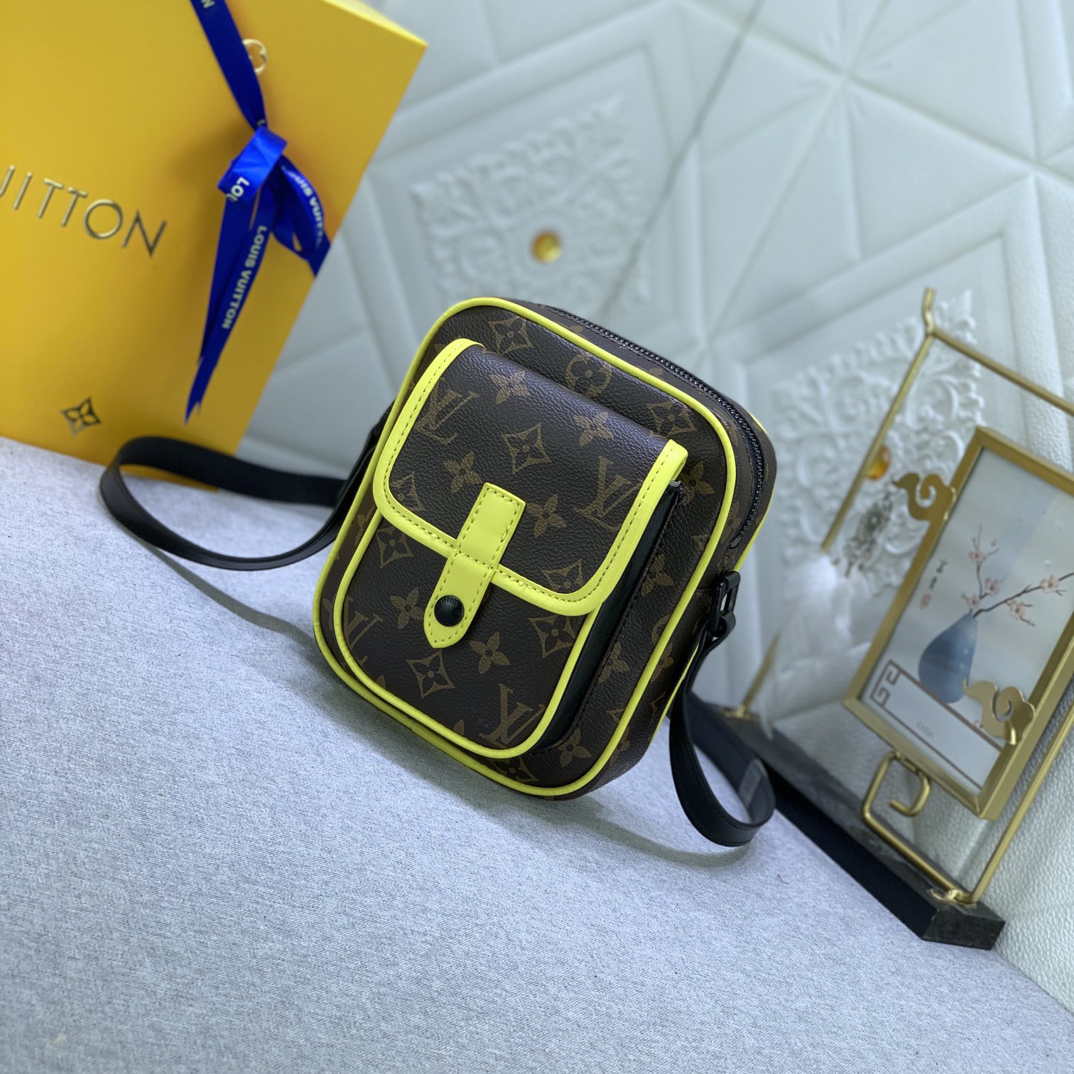 LV Designer Bag Shoulder Bag Luxury Bag Cosmetic Bag Wash Bag Wallet Crossbody Designer Bag Ladies Casual Handbag Chain Ladies Mini Bag