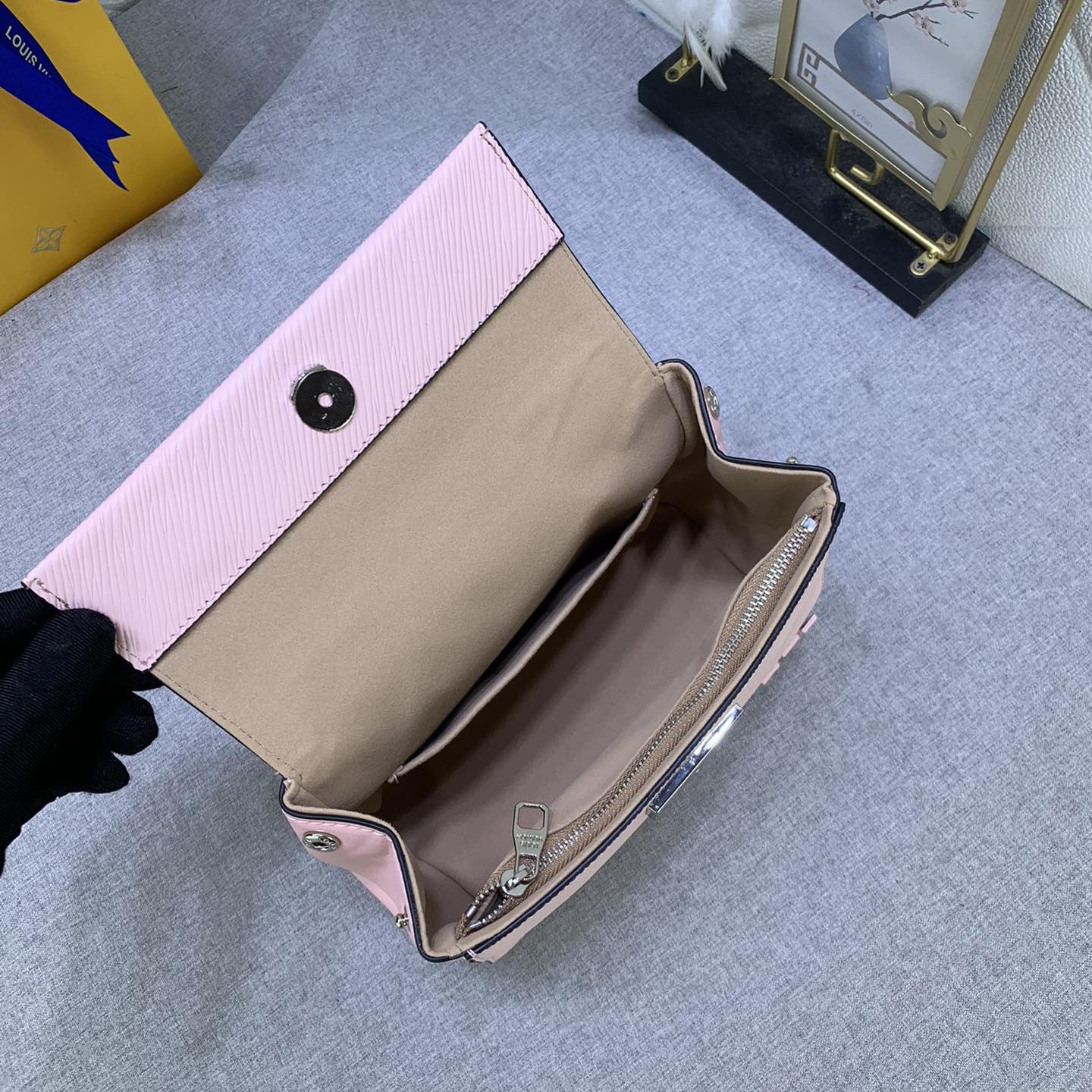 LV Designer Bagss Luxury Bag Classic Handbag Two Shoulder Strap The Long And Short Handles Are Easy To Carry Or Shoulder Back Women High Quality Leather Bag