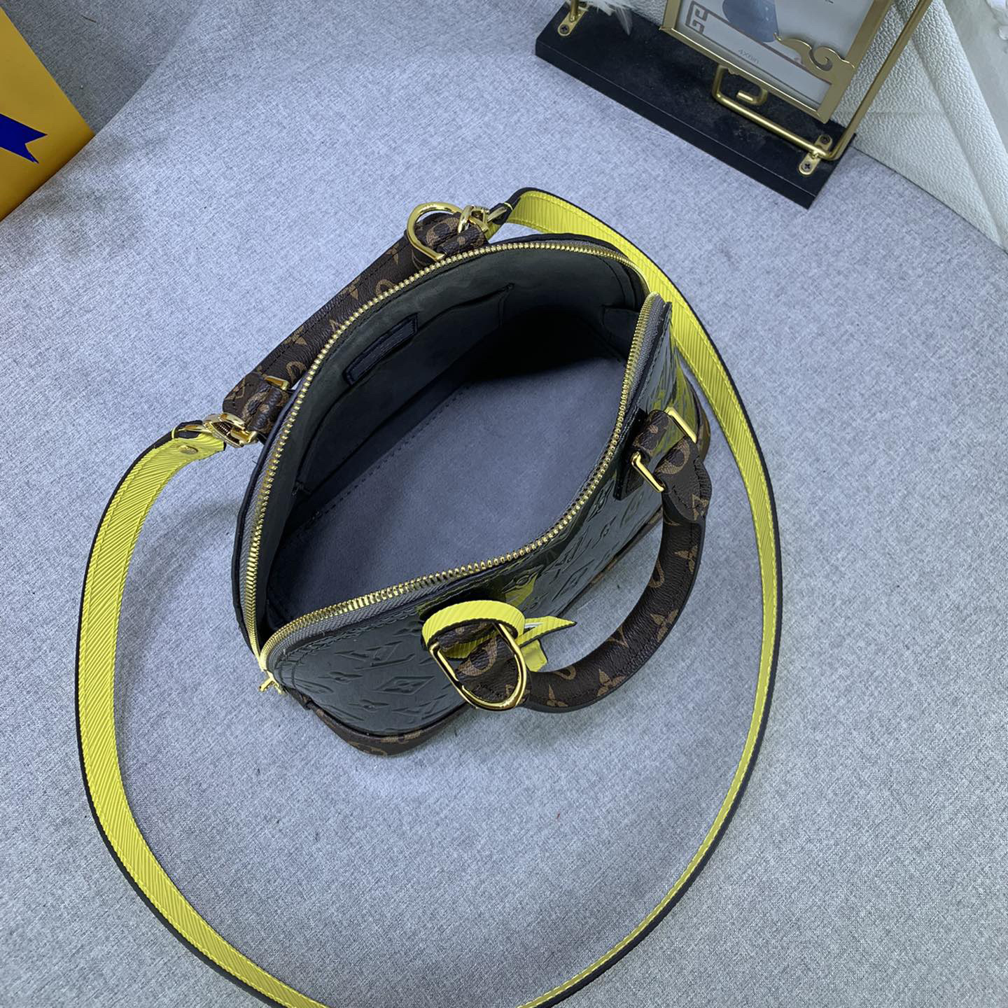 LV Designer Bagss Luxury Bag Classic Mini Handbag Detachable Handle And Detachable And Adjustable Strap Fashion Bag High Quality Leather Bag