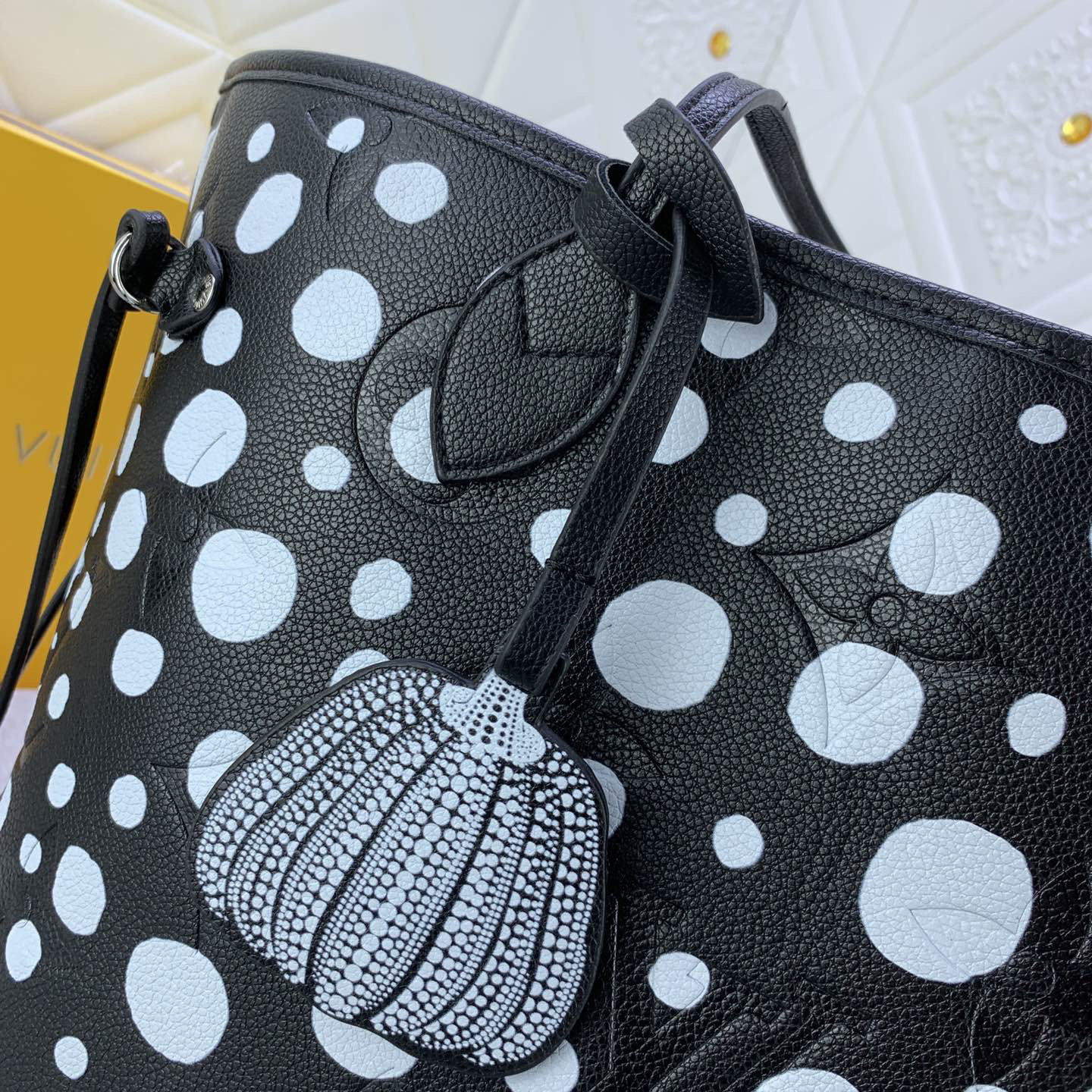 LV Designer Bagss Luxury Bag Printed Handbag The Its Ample Interior Can Accommodate Printed Laptops And Other Office Supplies Fashion Bag High Quality Leather Bag