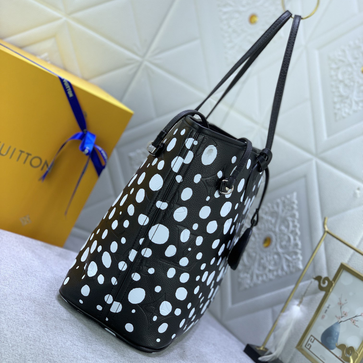 LV Designer Bagss Luxury Bag Printed Handbag The Its Ample Interior Can Accommodate Printed Laptops And Other Office Supplies Fashion Bag High Quality Leather Bag