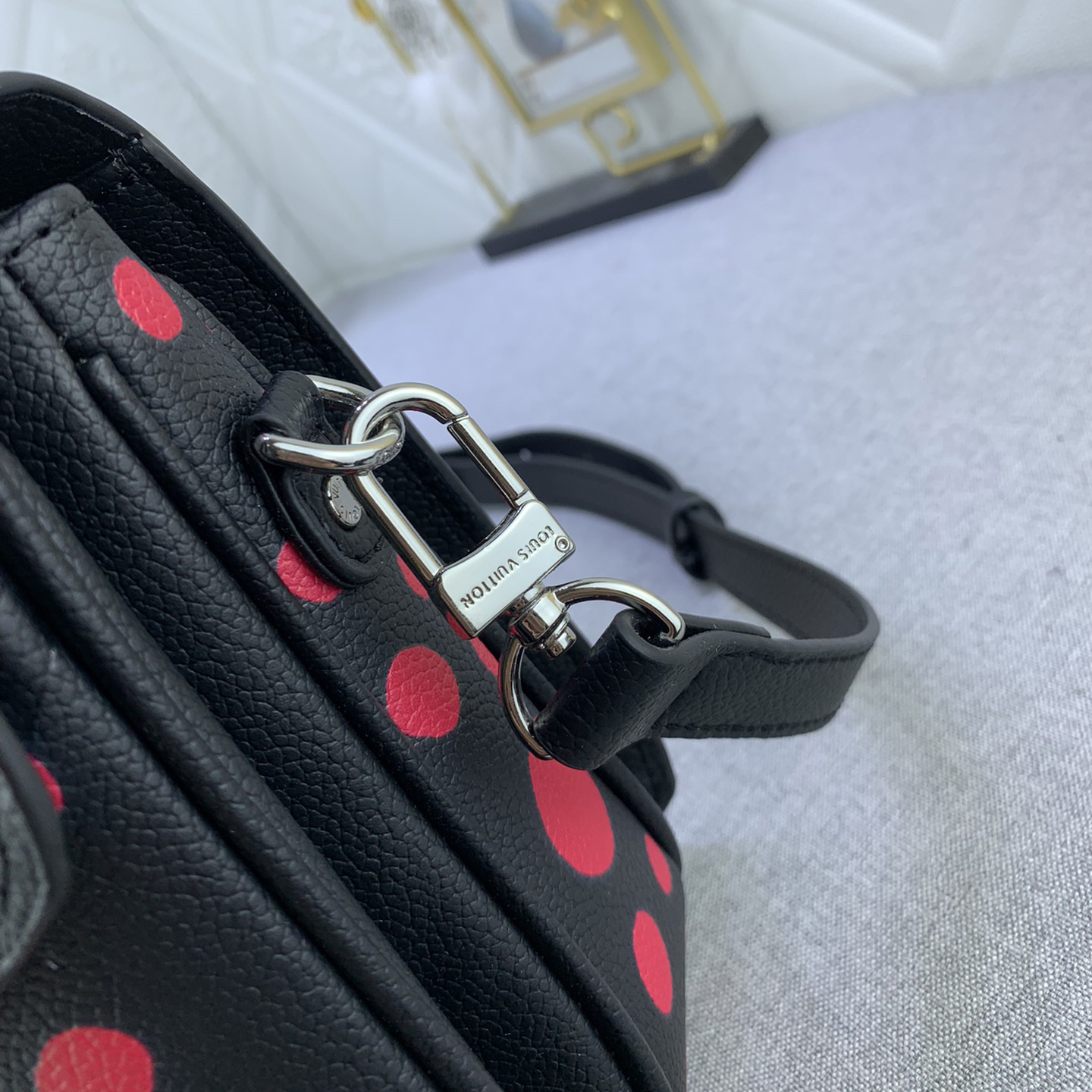 LV Designer Bagss Luxury Bag Classic Handbag Both The Chain And Adjustable Leather Shoulder Strap Can Be Disassembled The Canvas Surface Iconic Polka Dots Of Women Fashion Bag High Quality Leather Bag