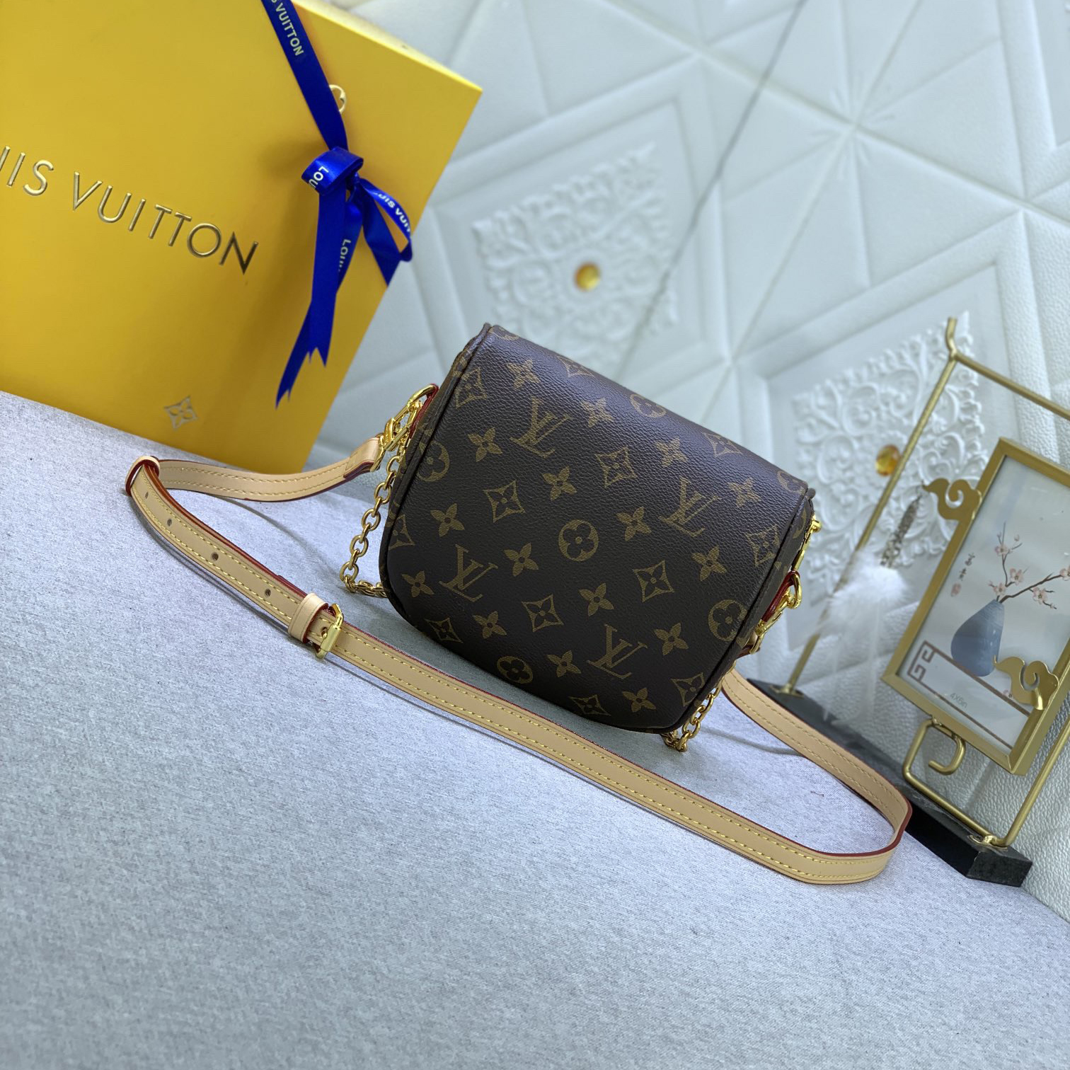 LV Designer Bag Shoulder Bag Luxury Bag Cosmetic Bag Wash Bag Wallet Crossbody Designer Bag Ladies Casual Handbag Chain Ladies Mini