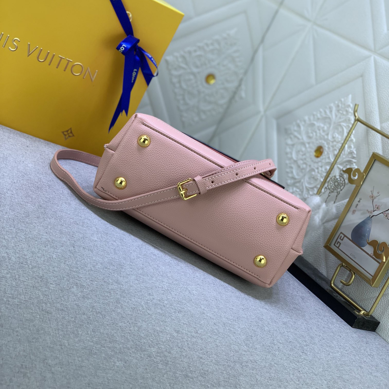 LV Designer Bagss Luxury Bag Classic Handbag Leisure Bag Exquisite Lines And Iconic Lv Padlocks Convey A Trendy Style Fashion Women High Quality Leather Bag