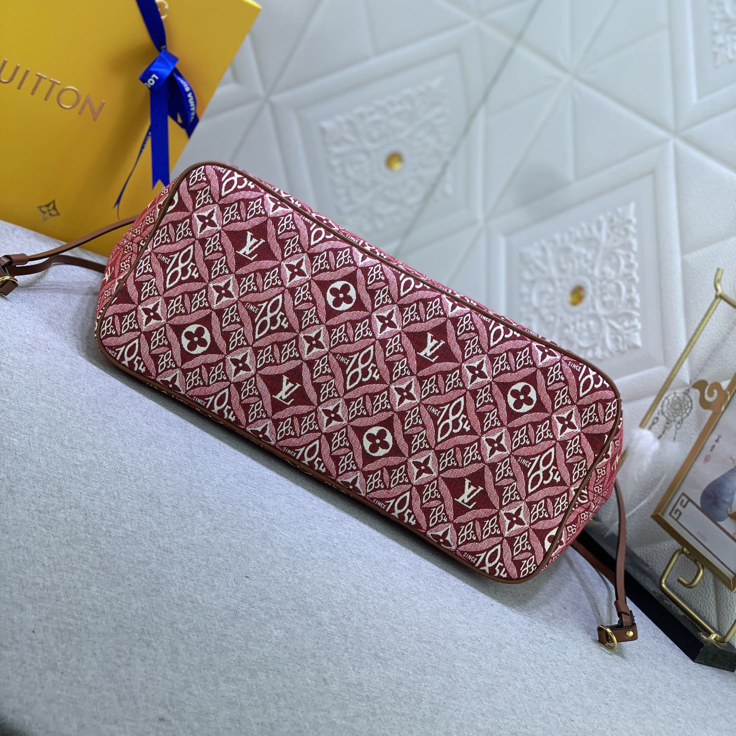 LV Designer Bagss Luxury Bag Shoulder Bag Canvas And Leather Edging Create A Design That Fits The Body Shape Large Inner Bag Ladies Fashion Bag High Quality Leather Bag