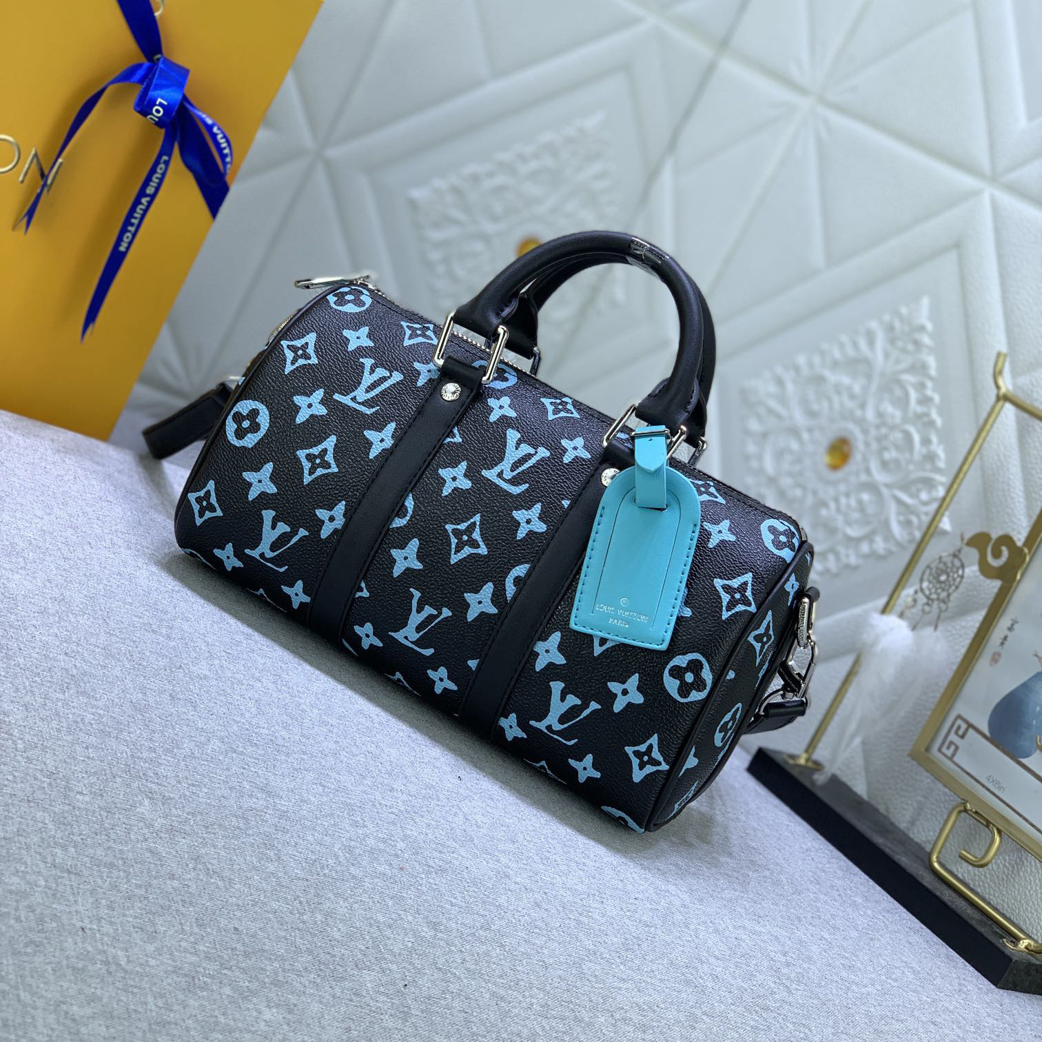 LV High Qualitys Women Bags Luxurys Handbags Unisex Traveling Bag Cleverly Using Leather Handle And Detachable Shoulder Strap, Trendy Style Easily Accompanies You Shoulder Tote Female Purse Wallet Hand Bag