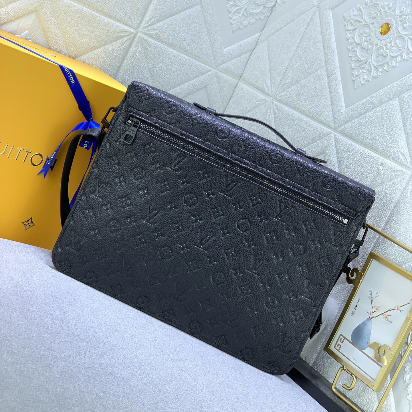 LV Designer Bagss Luxury Bag Classic Handbag Disassembly Woven Leather Strap Printed Handbag The Its Ample Interior Can Accommodate Printed Laptops And Other Office Supplies Fashion Bag High Quality Leather Bag