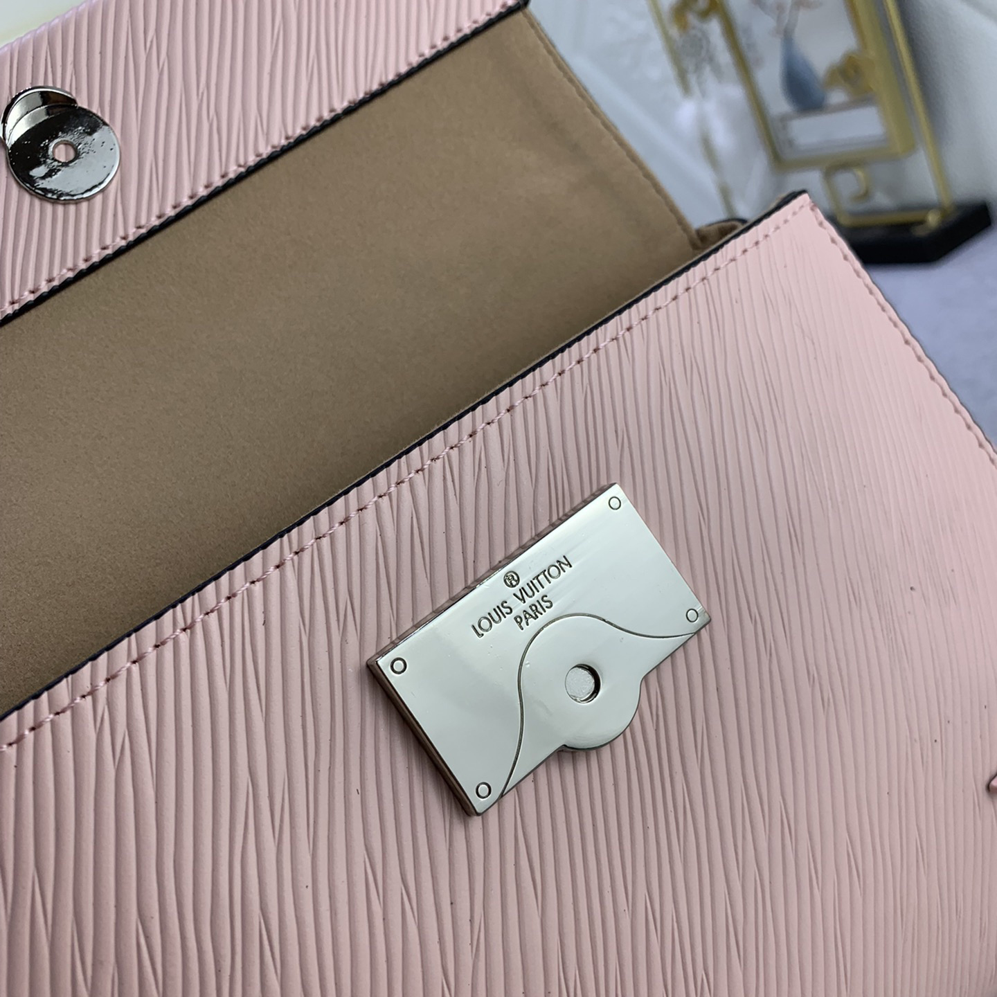 LV Designer Bagss Luxury Bag Classic Handbag Two Shoulder Strap The Long And Short Handles Are Easy To Carry Or Shoulder Back Women High Quality Leather Bag