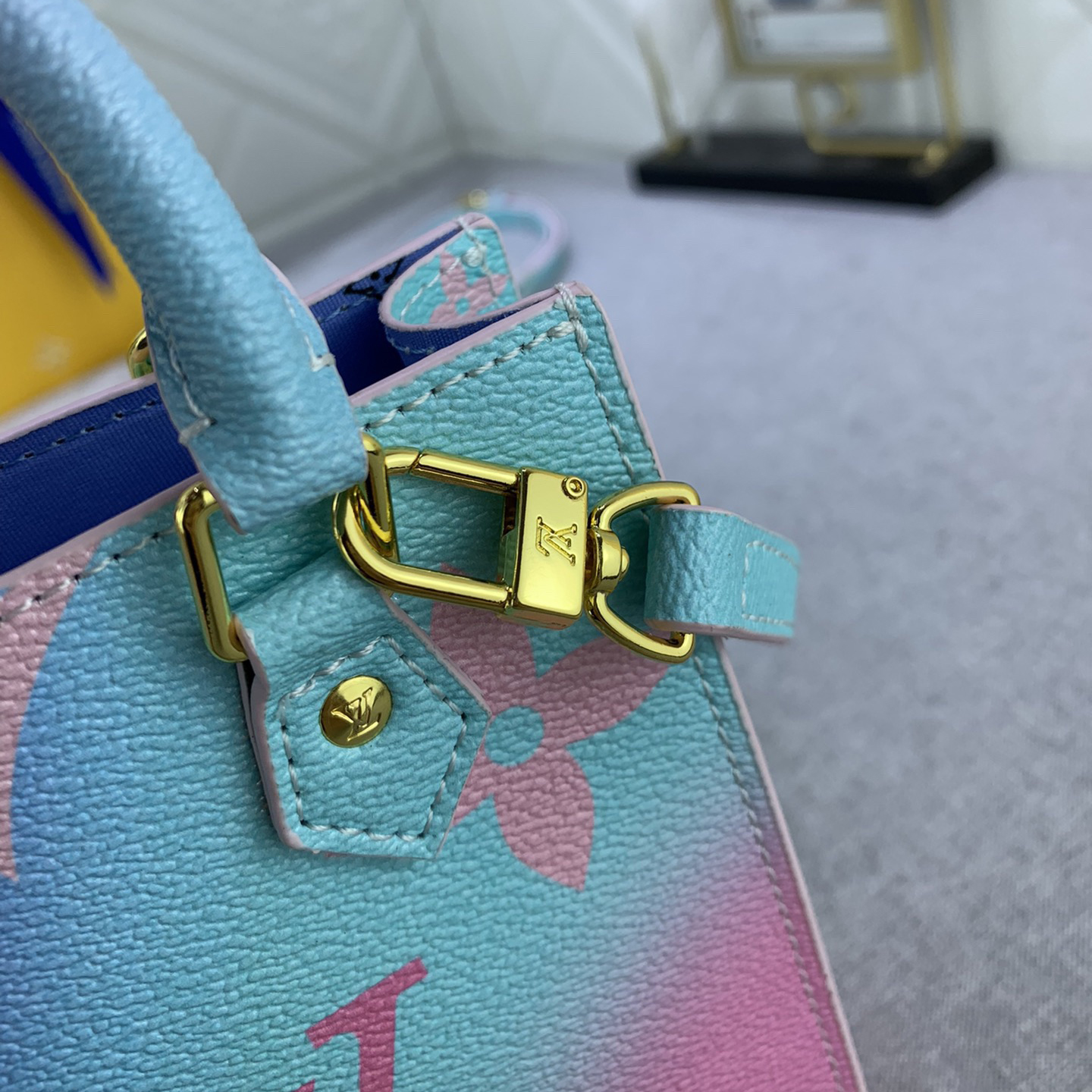 LV Designer Bagss Luxury Bag Classic Handbag Leisure Mini Bag Can Accommodate Smartphones, Wallets, And Keys Women High Quality Leather Bag