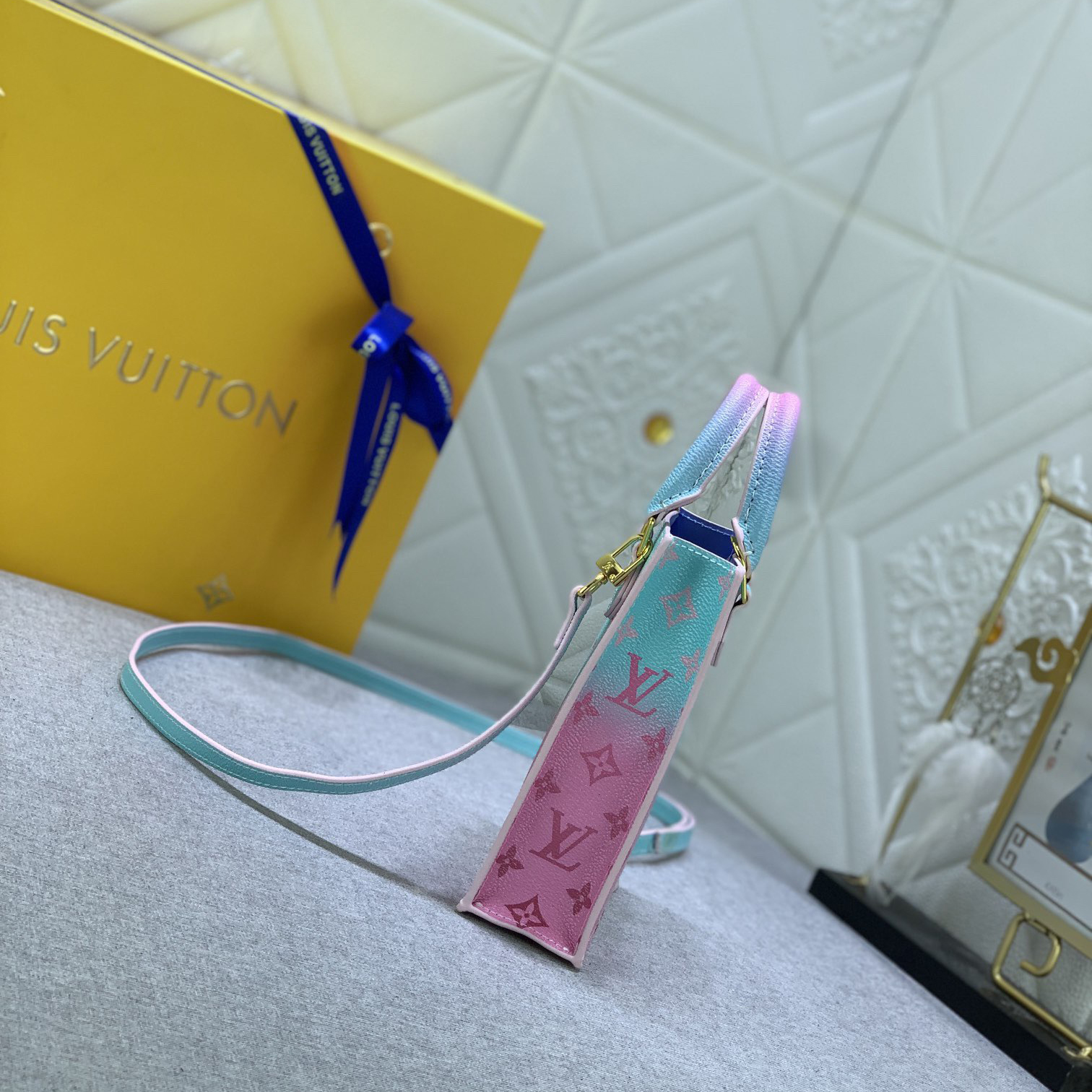 LV Designer Bagss Luxury Bag Classic Handbag Leisure Mini Bag Can Accommodate Smartphones, Wallets, And Keys Women High Quality Leather Bag