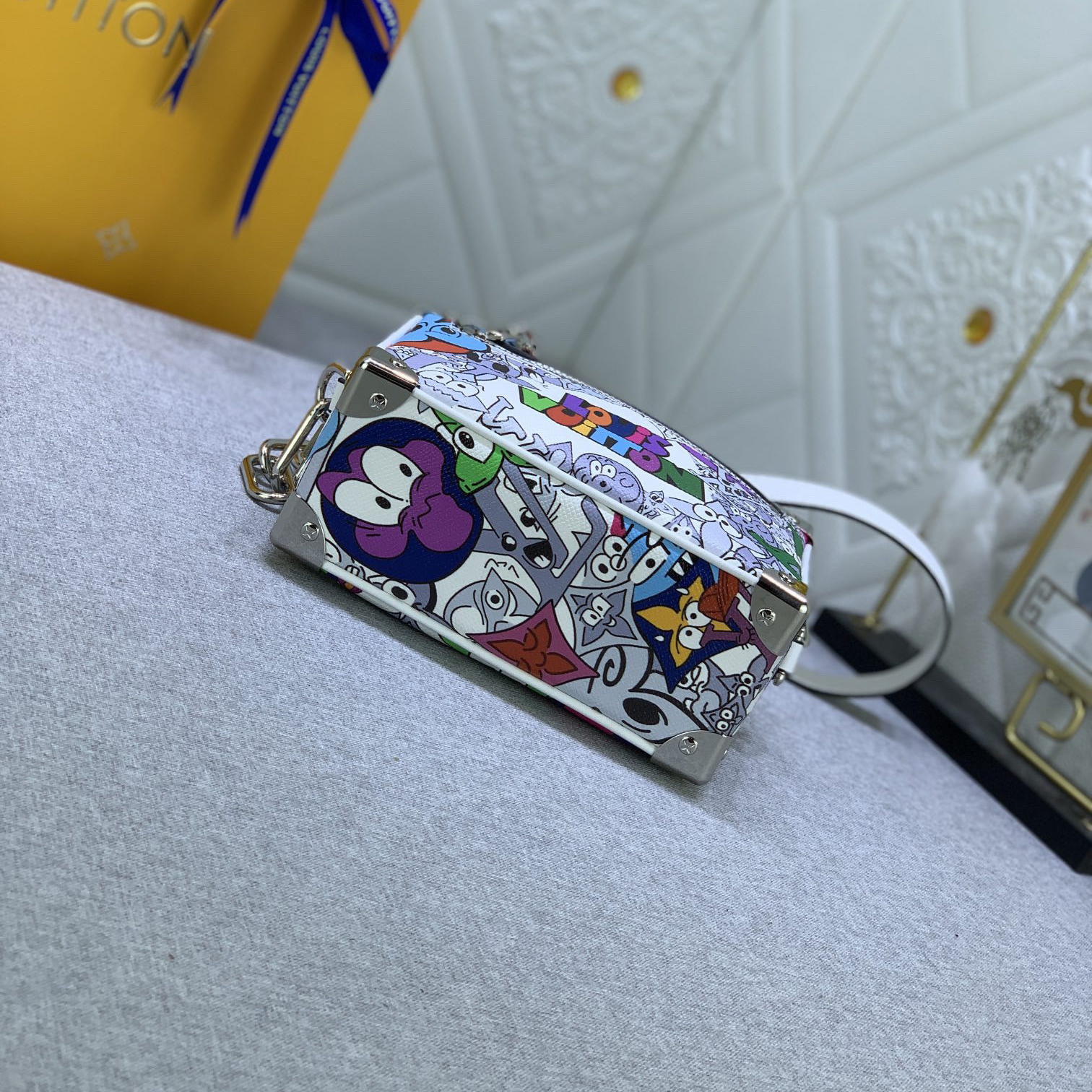 LV Designer Bag Shoulder Bag Luxury Bag Cosmetic Bag Wash Bag Wallet Crossbody Designer Bag Ladies Casual Handbag Chain Ladies Mini Bag