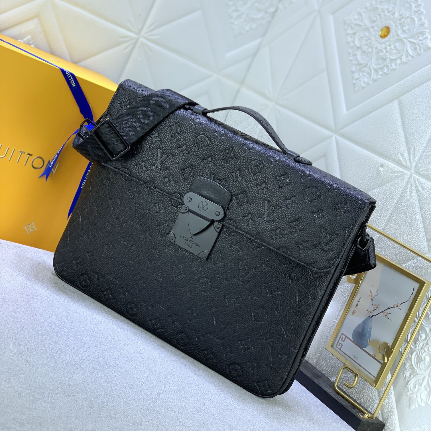 LV Designer Bagss Luxury Bag Classic Handbag Disassembly Woven Leather Strap Printed Handbag The Its Ample Interior Can Accommodate Printed Laptops And Other Office Supplies Fashion Bag High Quality Leather Bag