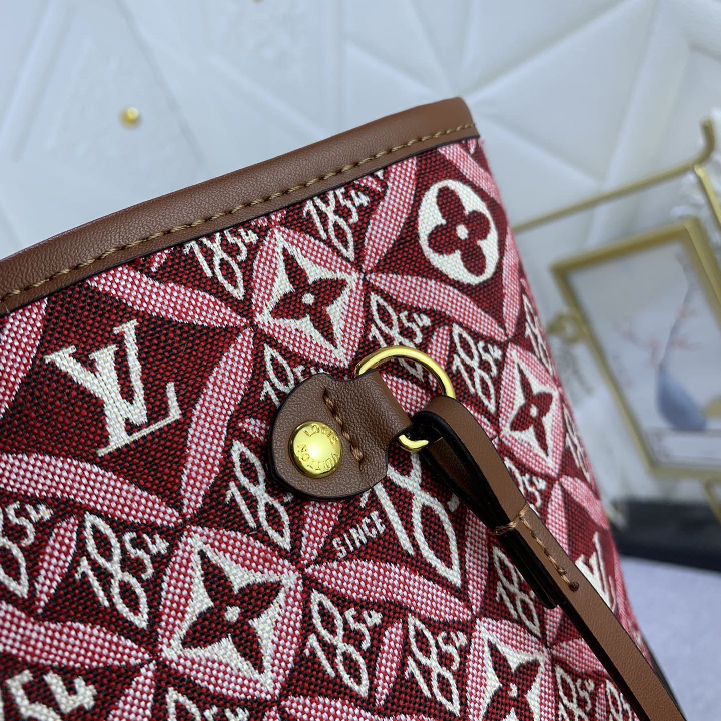 LV Designer Bagss Luxury Bag Shoulder Bag Canvas And Leather Edging Create A Design That Fits The Body Shape Large Inner Bag Ladies Fashion Bag High Quality Leather Bag