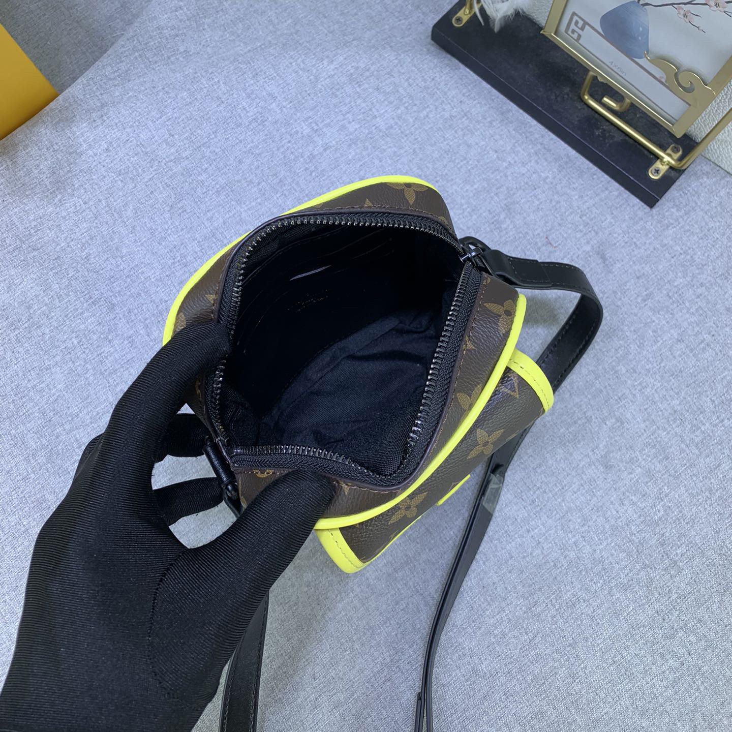 LV Designer Bag Shoulder Bag Luxury Bag Cosmetic Bag Wash Bag Wallet Crossbody Designer Bag Ladies Casual Handbag Chain Ladies Mini Bag