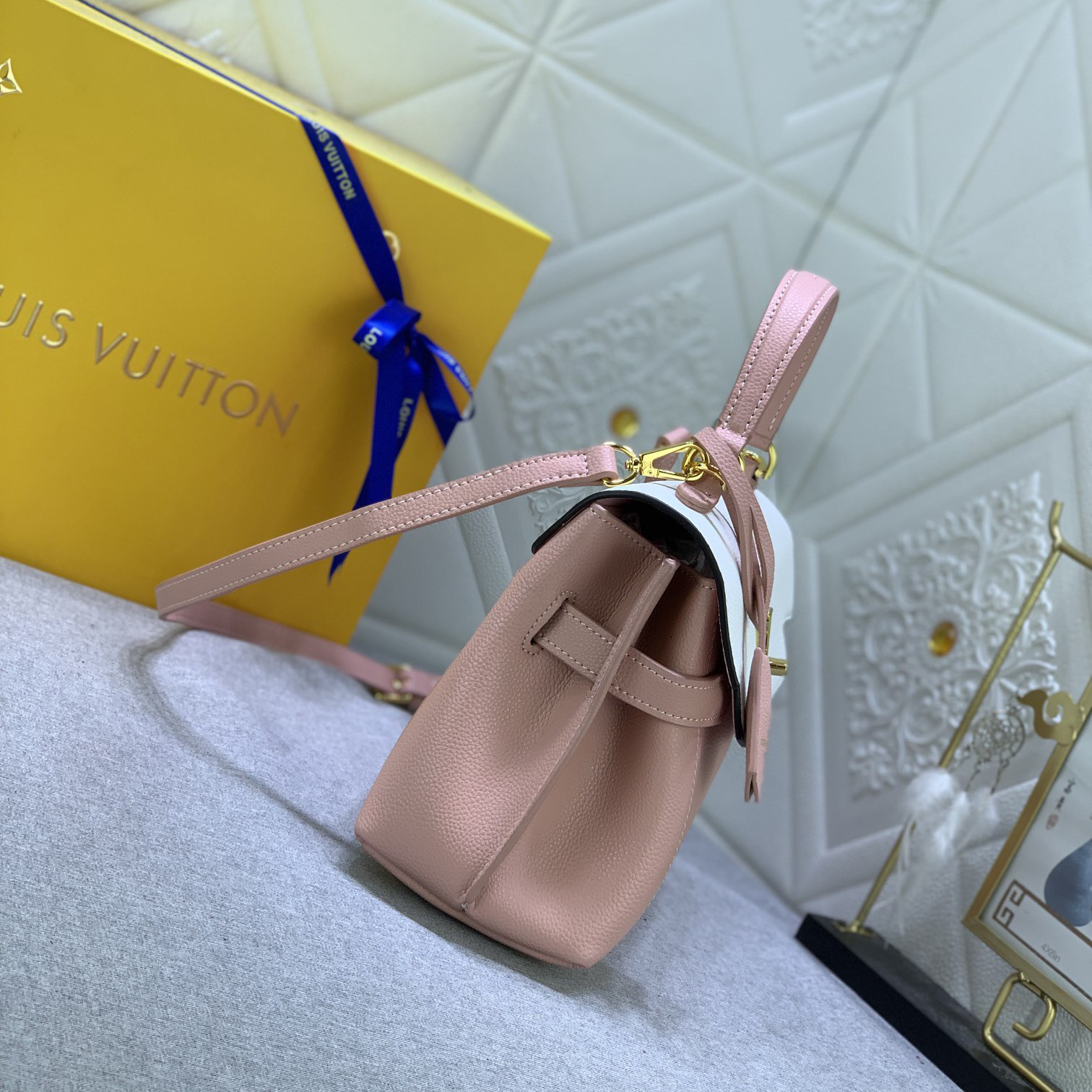 LV Designer Bagss Luxury Bag Classic Handbag Leisure Bag Exquisite Lines And Iconic Lv Padlocks Convey A Trendy Style Fashion Women High Quality Leather Bag