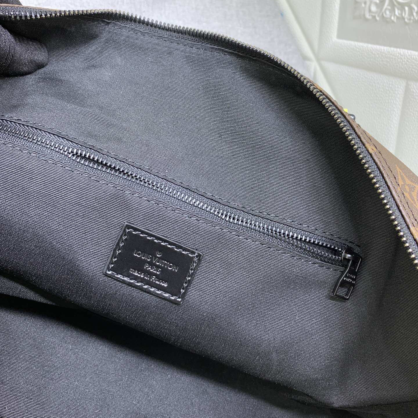 LV High Qualitys Women Bags Luxurys Handbags Unisex Traveling Bag Canvas Cutting Creates Ample Space, Making It A Great Choice For Weekend Short Trips Female Purse Wallet Hand Bag