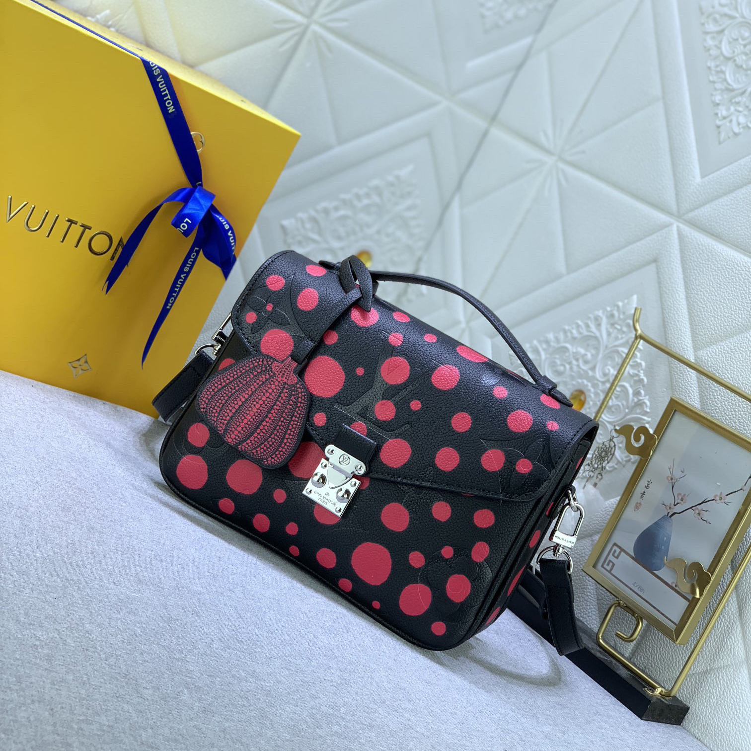 LV Designer Bagss Luxury Bag Classic Handbag Both The Chain And Adjustable Leather Shoulder Strap Can Be Disassembled The Canvas Surface Iconic Polka Dots Of Women Fashion Bag High Quality Leather Bag