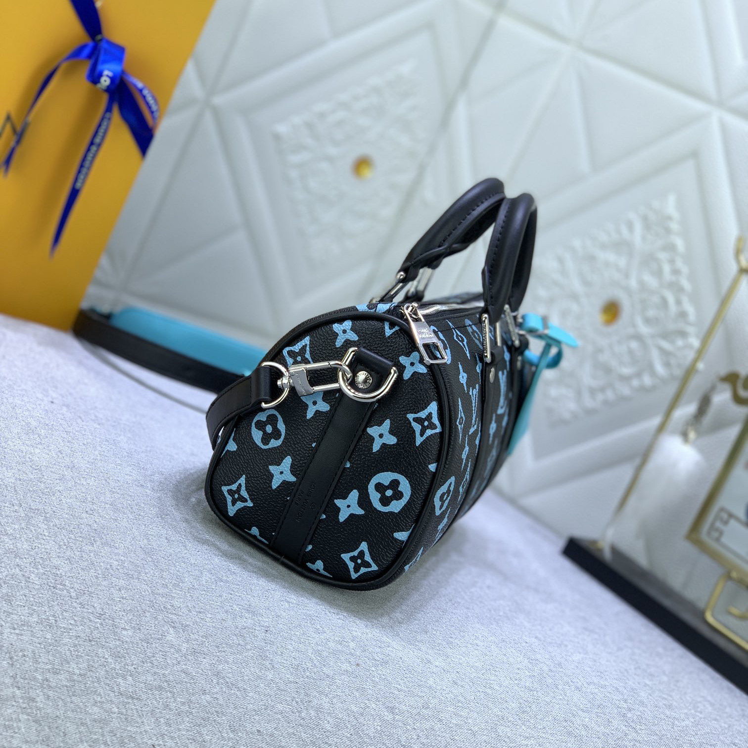 LV High Qualitys Women Bags Luxurys Handbags Unisex Traveling Bag Cleverly Using Leather Handle And Detachable Shoulder Strap, Trendy Style Easily Accompanies You Shoulder Tote Female Purse Wallet Hand Bag