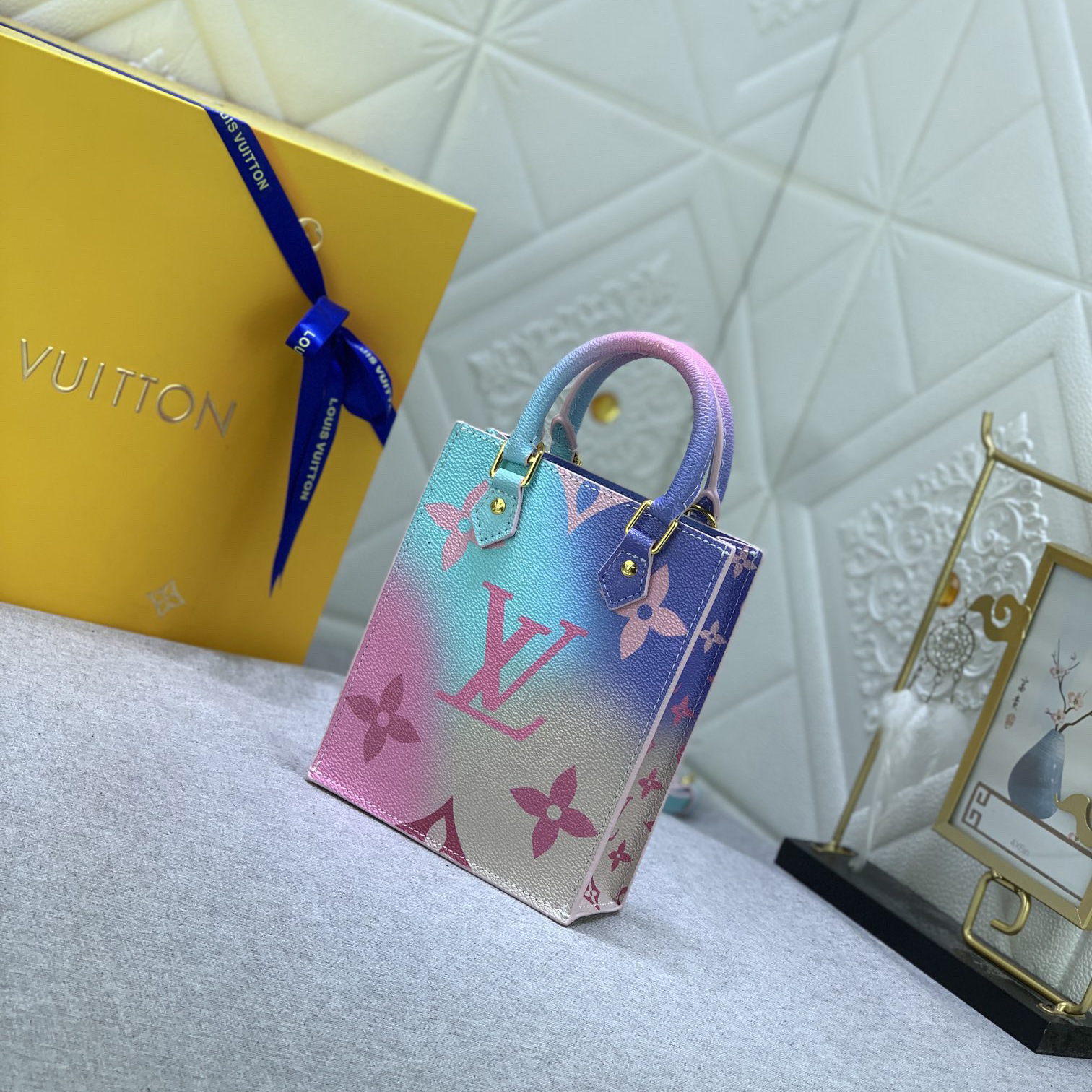 LV Designer Bagss Luxury Bag Classic Handbag Leisure Mini Bag Can Accommodate Smartphones, Wallets, And Keys Women High Quality Leather Bag