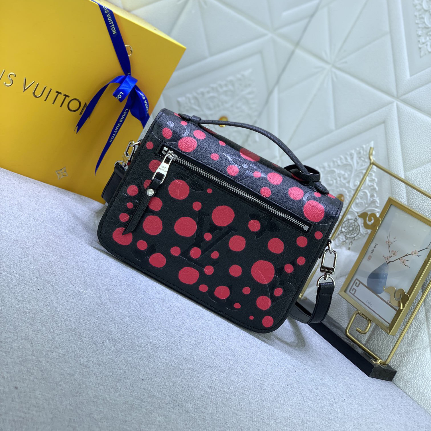 LV Designer Bagss Luxury Bag Classic Handbag Both The Chain And Adjustable Leather Shoulder Strap Can Be Disassembled The Canvas Surface Iconic Polka Dots Of Women Fashion Bag High Quality Leather Bag