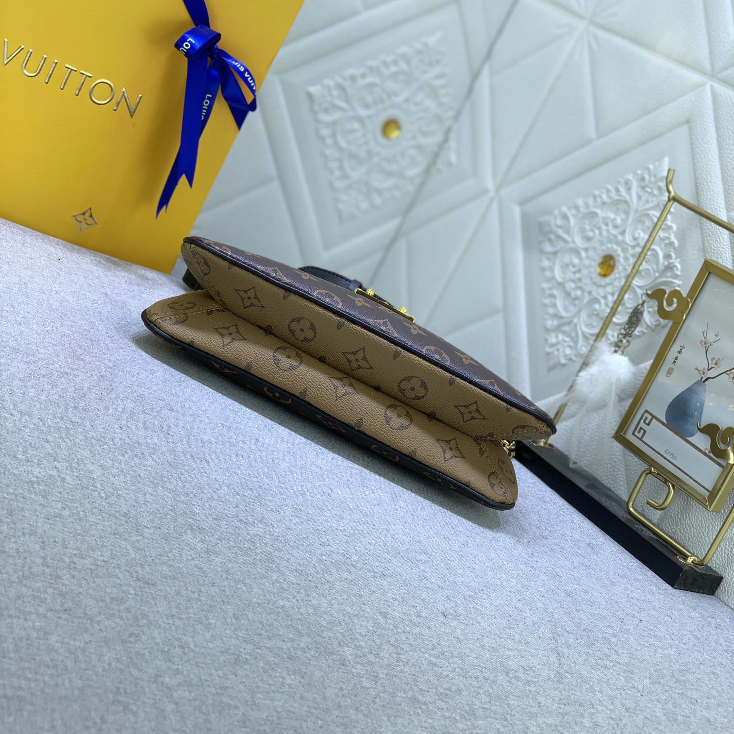 LV Designer Bag Shoulder Bag Luxury Bag Adjustable Shoulder Straps For Easy Shoulder Or Crossbody Crossbody Designer Bag Ladies Casual Handbag Chain Ladies Moon Package Half Circle Package Arc Package Pea Package Mini Bag