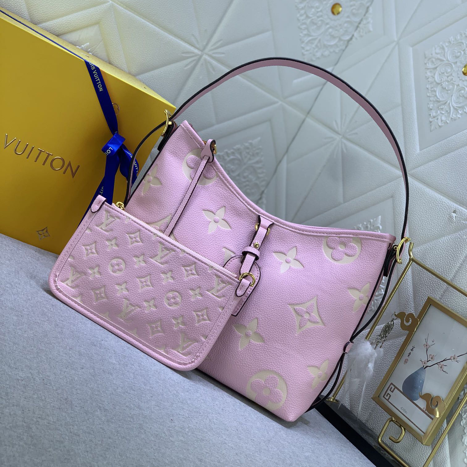 LV Designer Bagss Luxury Bag Shoulder Bag Canvas And Leather Edging Create A Design That Fits The Body Shape Large Inner Bag Ladies Fashion Bag High Quality Leather Bag