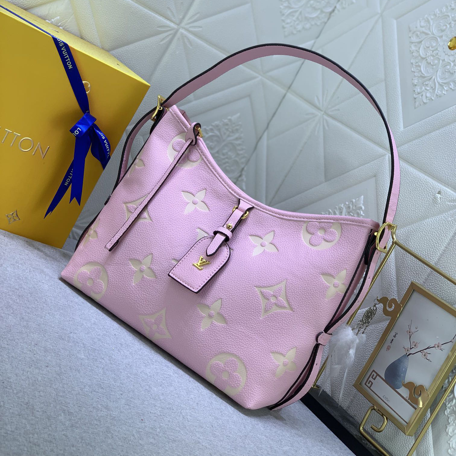 LV Designer Bagss Luxury Bag Shoulder Bag Canvas And Leather Edging Create A Design That Fits The Body Shape Large Inner Bag Ladies Fashion Bag High Quality Leather Bag
