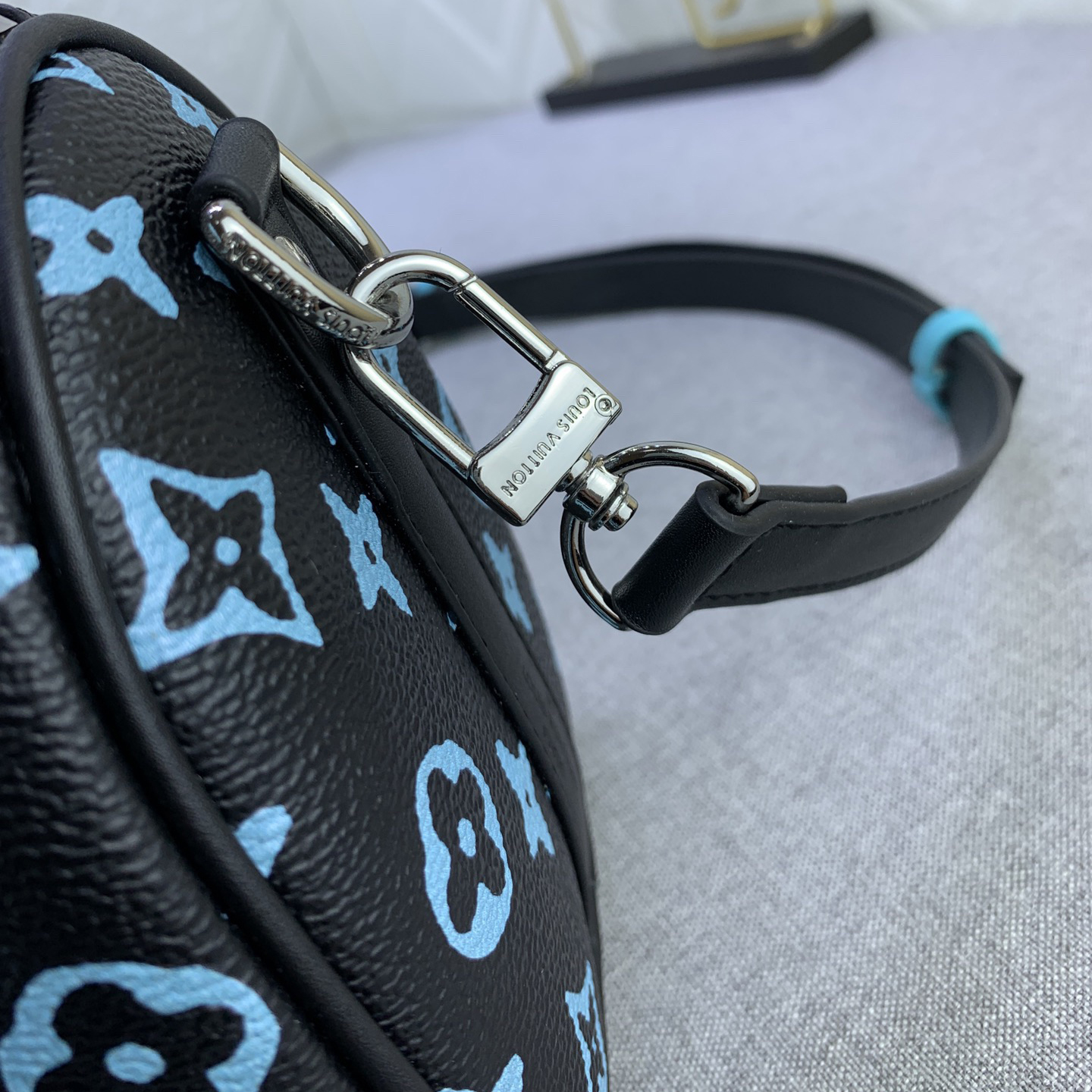 LV High Qualitys Women Bags Luxurys Handbags Unisex Traveling Bag Cleverly Using Leather Handle And Detachable Shoulder Strap, Trendy Style Easily Accompanies You Shoulder Tote Female Purse Wallet Hand Bag