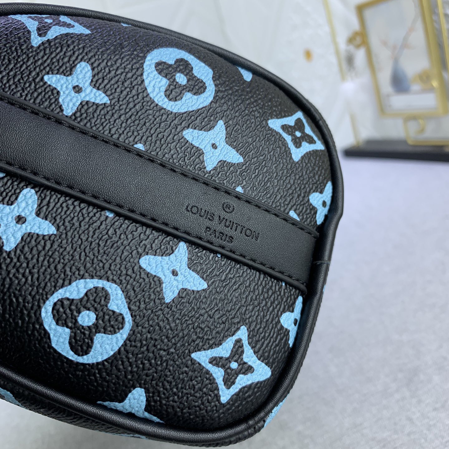 LV High Qualitys Women Bags Luxurys Handbags Unisex Traveling Bag Cleverly Using Leather Handle And Detachable Shoulder Strap, Trendy Style Easily Accompanies You Shoulder Tote Female Purse Wallet Hand Bag