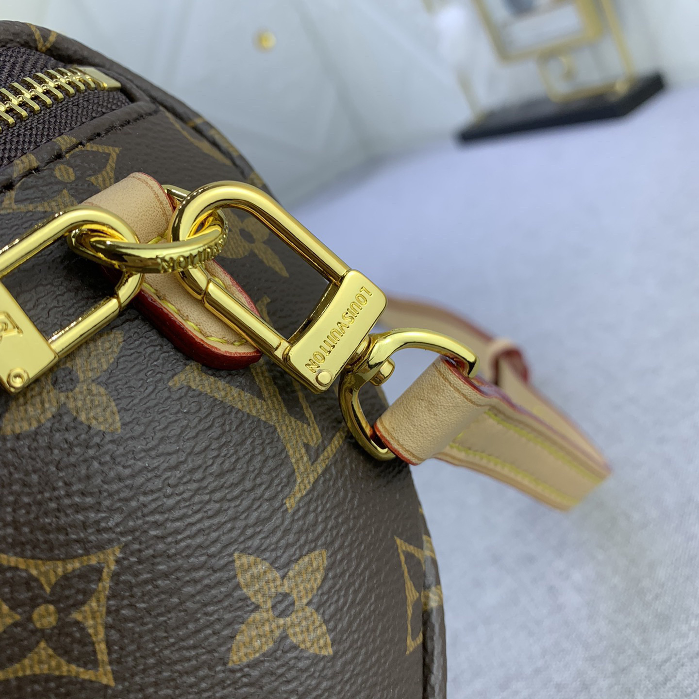 LV Designer Bag Shoulder Bag Luxury Bag Cosmetic Bag Wash Bag Wallet Crossbody Designer Bag Ladies Casual Handbag Chain Ladies Mini