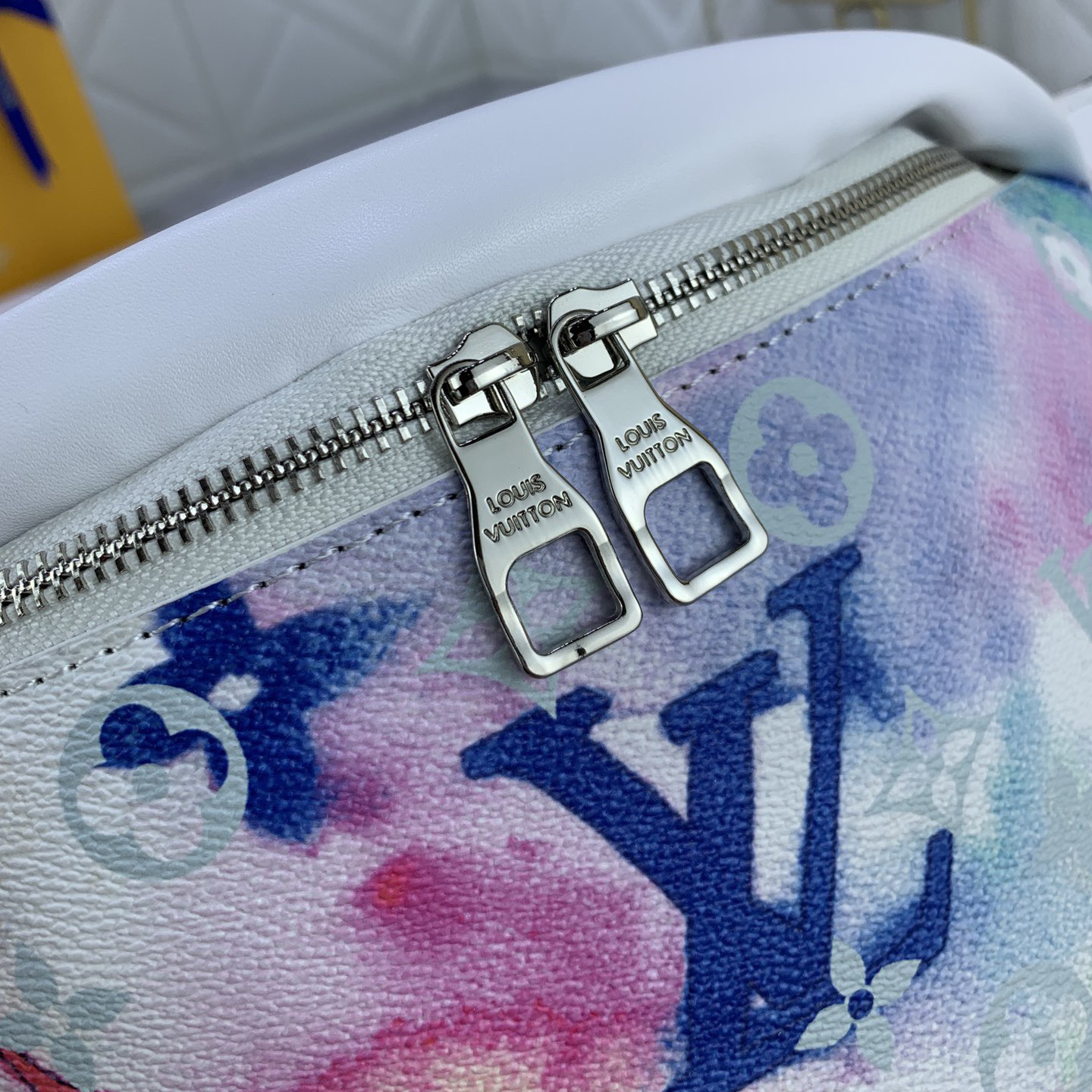 LV High Qualitys Women Waist Bag Luxurys The Pink Art Of Canvas Adjustable Waistband Provides Options For Waist Shoulder Back And Crossbody Ladies Clutch Bag Shoulder Tote Female Purse Wallet Waist Bag