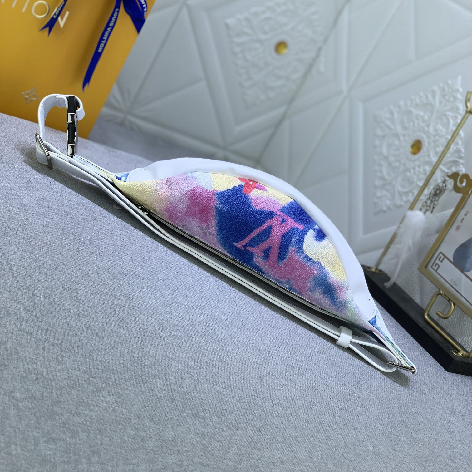 LV High Qualitys Women Waist Bag Luxurys The Pink Art Of Canvas Adjustable Waistband Provides Options For Waist Shoulder Back And Crossbody Ladies Clutch Bag Shoulder Tote Female Purse Wallet Waist Bag